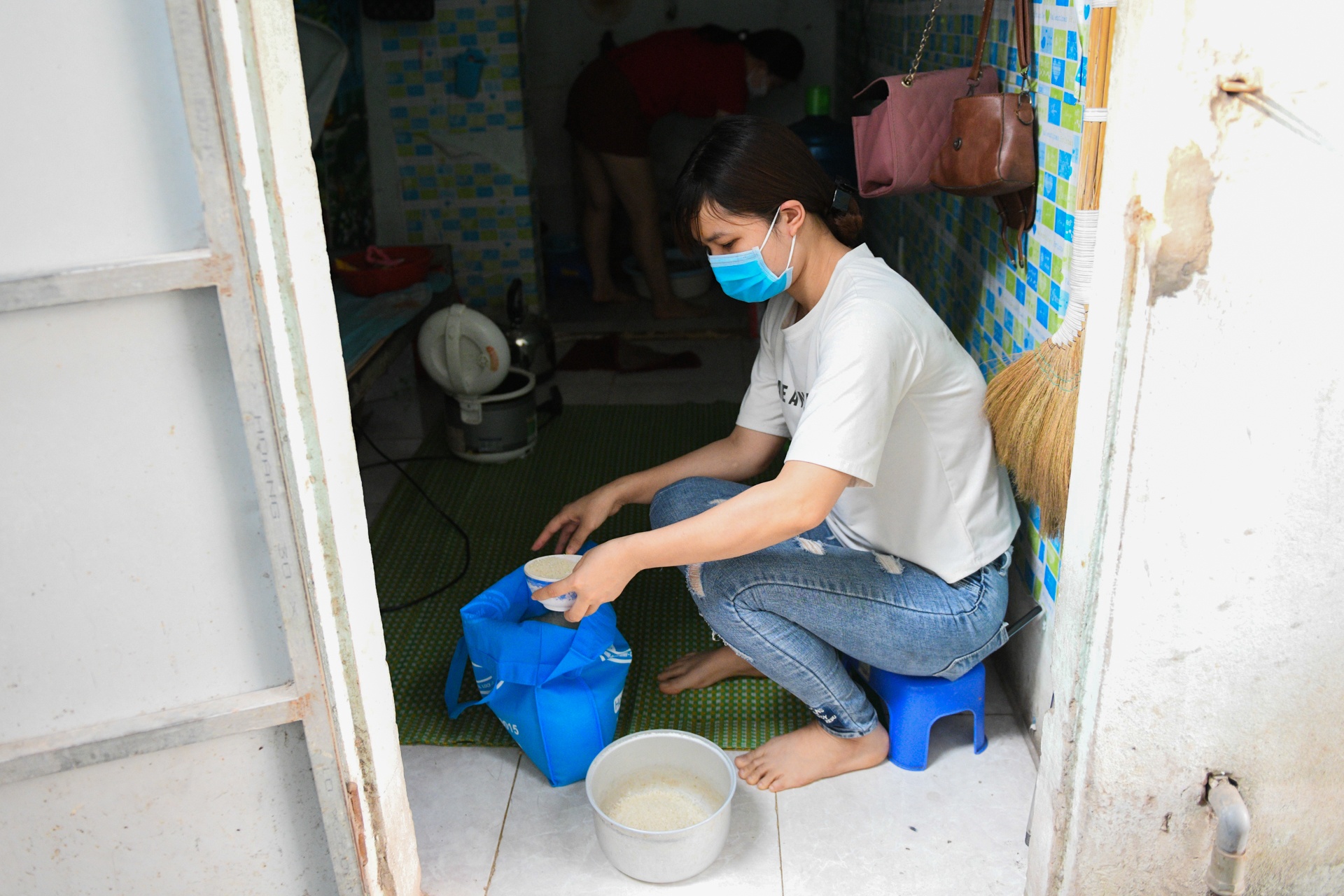 cuu tro gao cho cong nhan Hai Duong anh 6