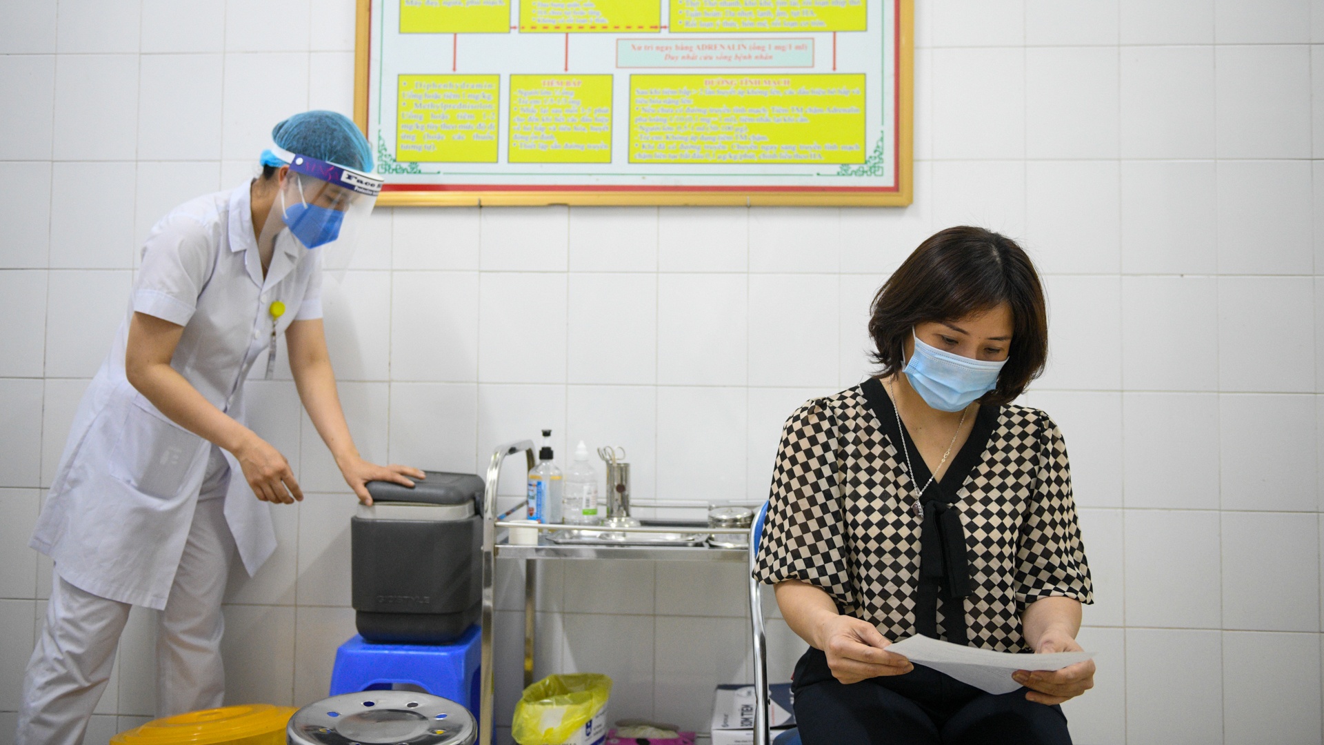 Tiêm chủng vaccine Covid-19 tại Hải Dương ảnh 19 Tiem chung vaccine Covid-19 tai Hai Duong anh 19