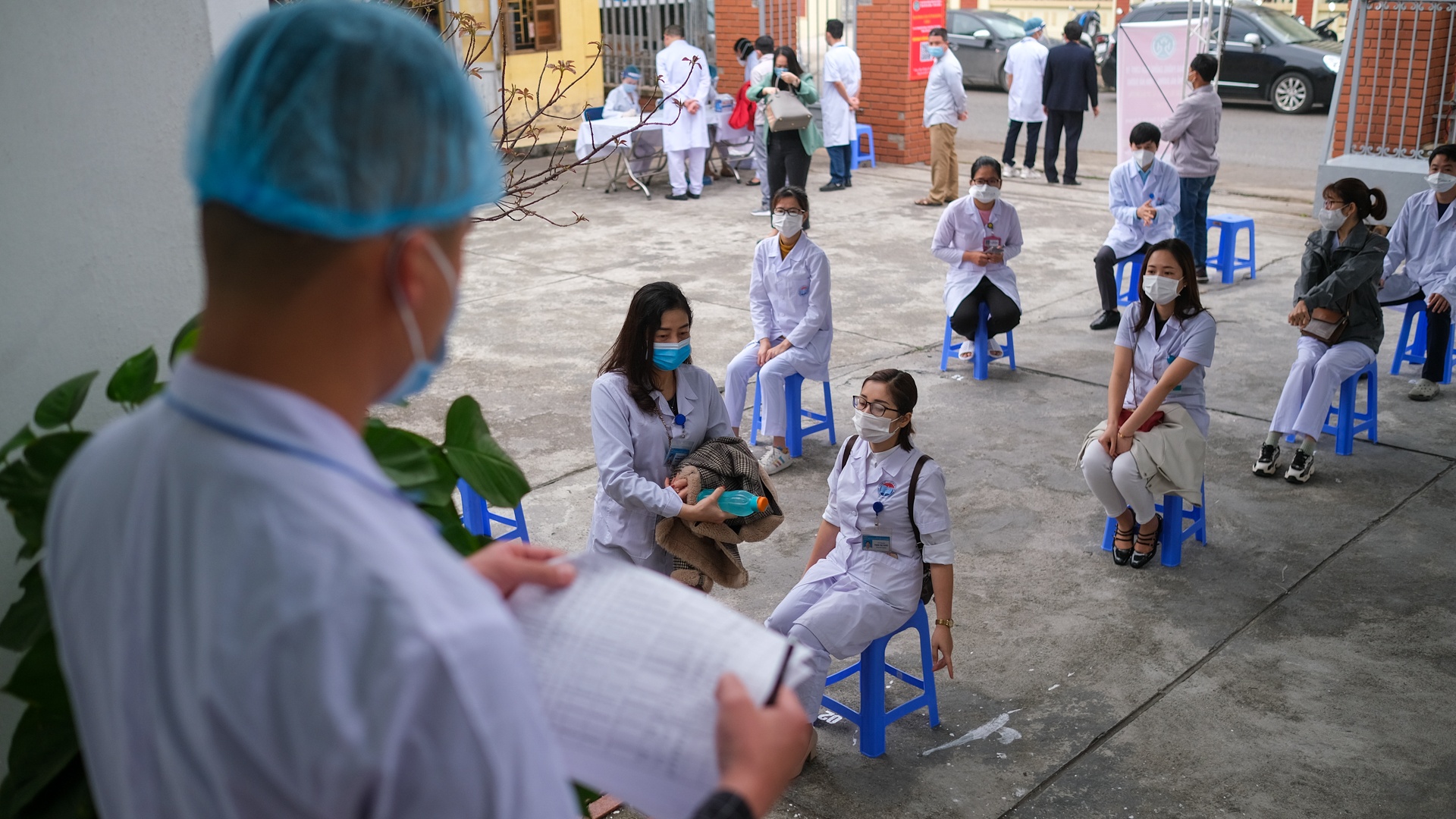 Tiêm chủng vaccine Covid-19 tại Hải Dương ảnh 13 Tiem chung vaccine Covid-19 tai Hai Duong anh 13