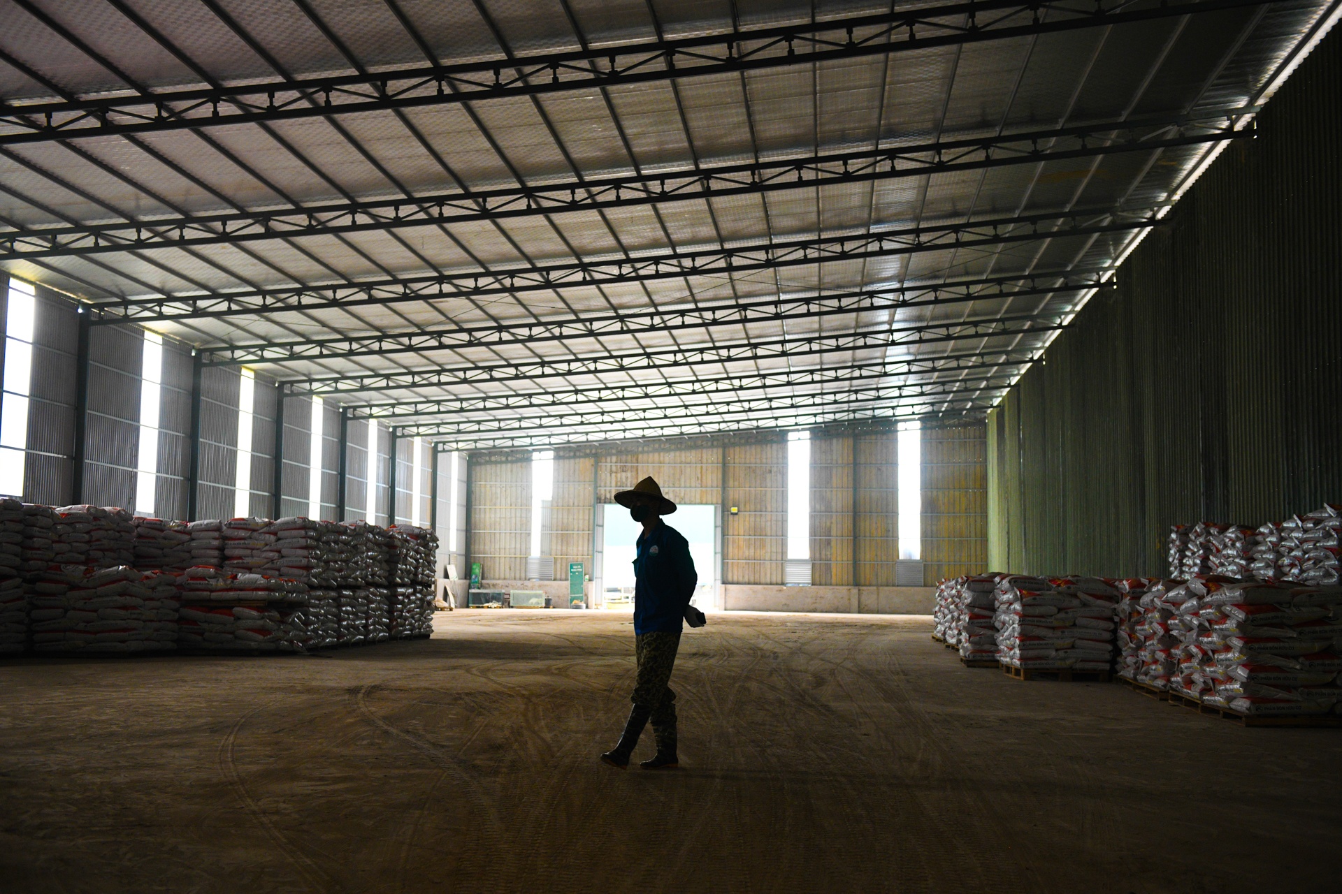 CEO Pham Van Tam ra mat phan bon huu co anh 10