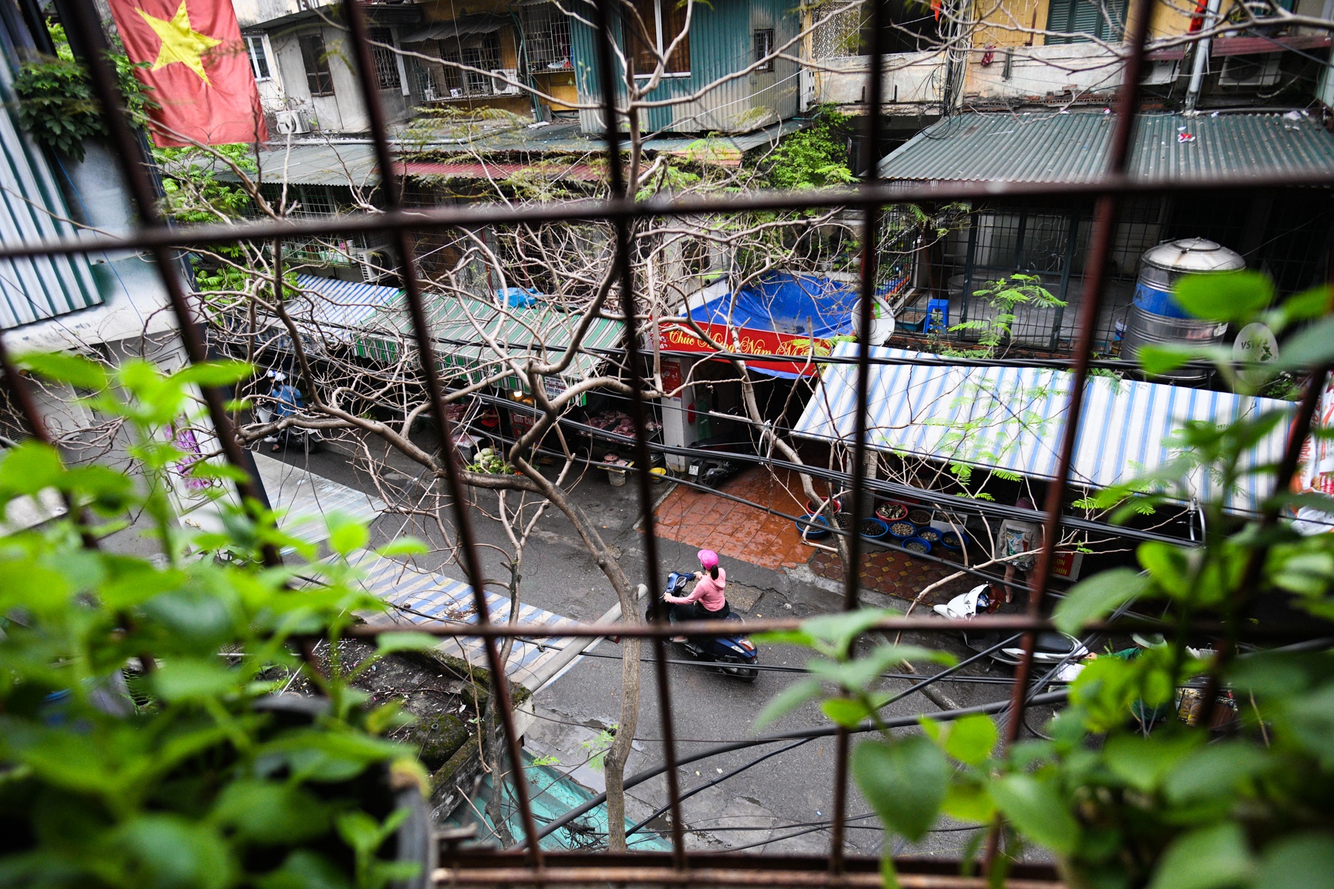 Nguy co chay nha,  loi thoat hiem,  nha ong Ha Noi anh 10