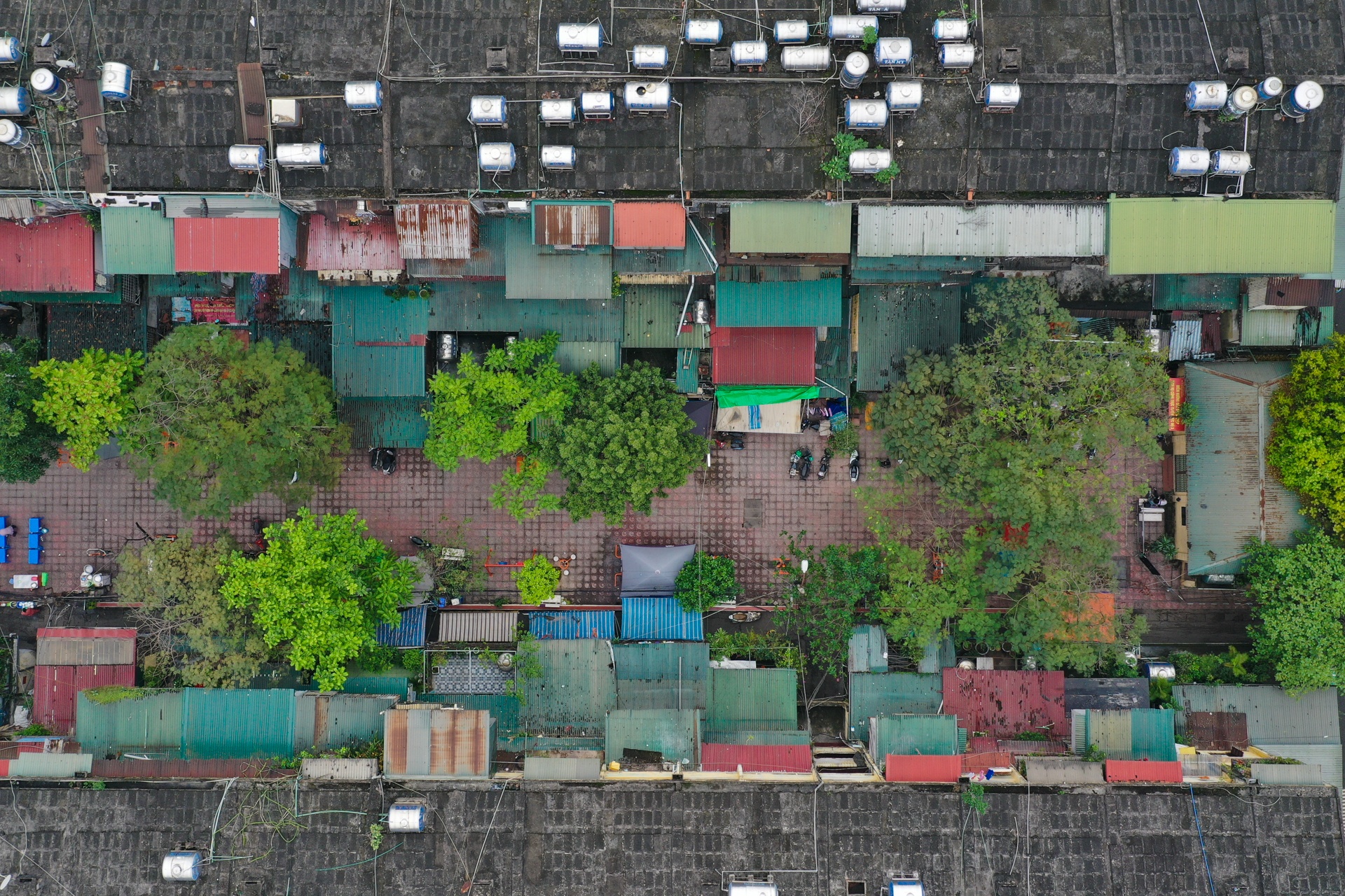 Nguy co chay nha,  loi thoat hiem,  nha ong Ha Noi anh 13