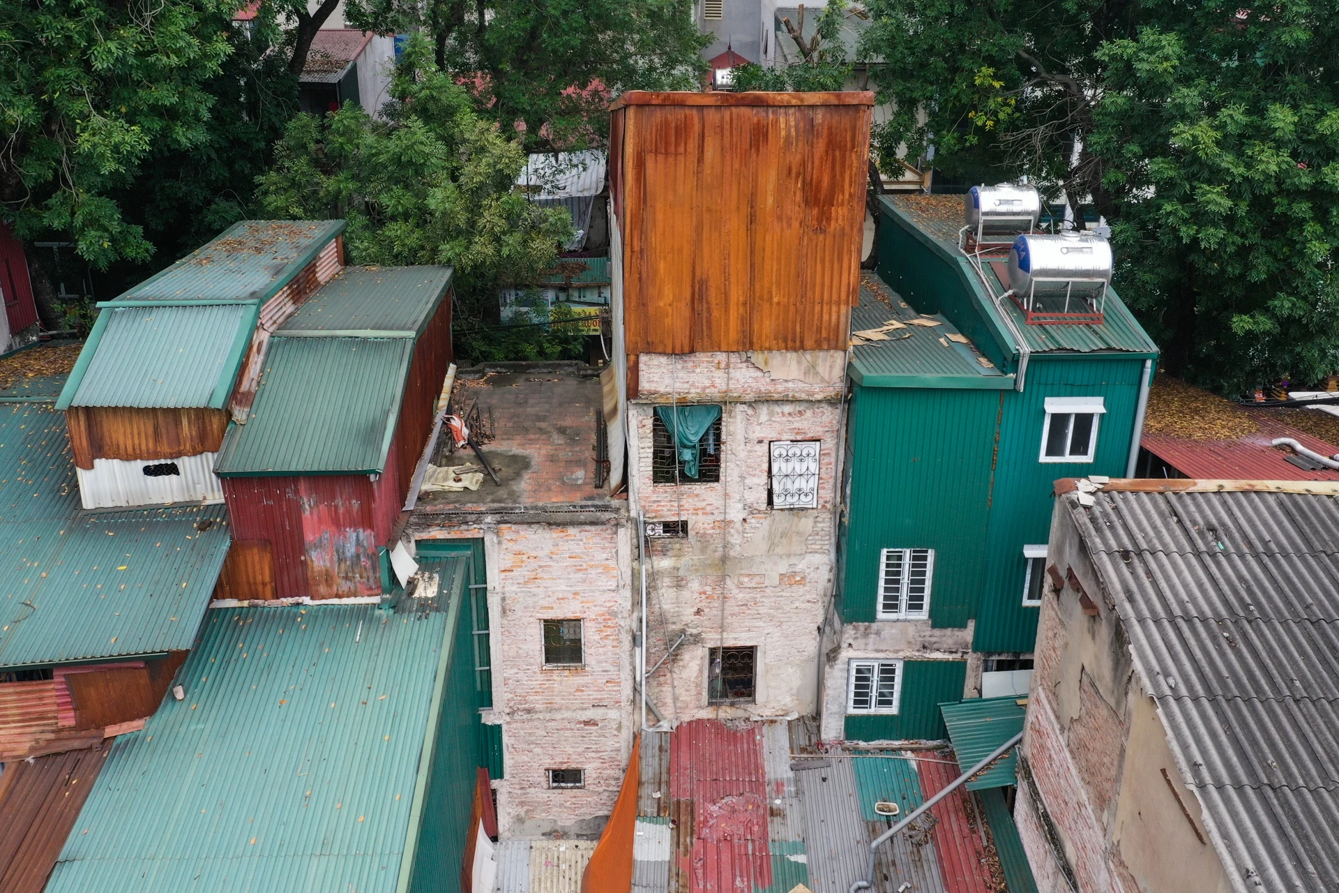 Nguy co chay nha,  loi thoat hiem,  nha ong Ha Noi anh 3