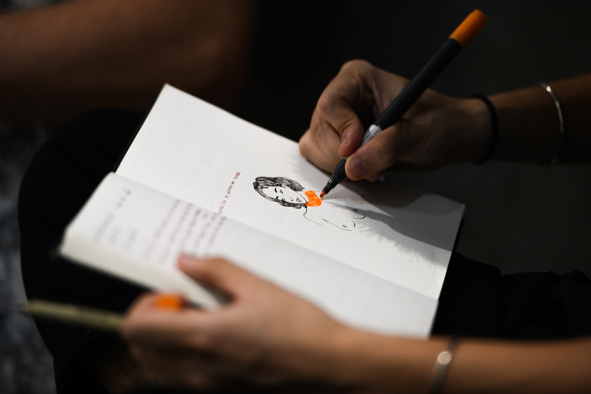 nu nguoi mau khoa than,  dam me hoi hoa anh 8