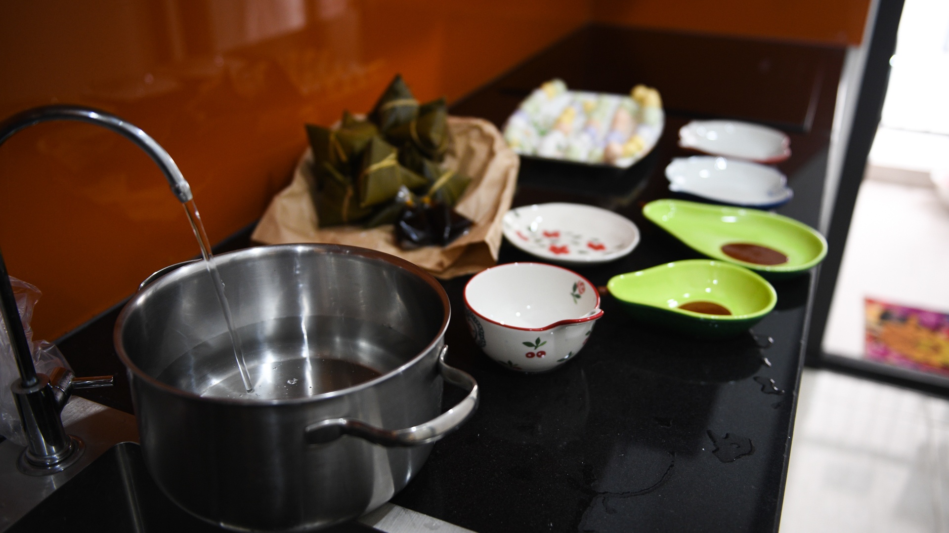 Banh troi ngu sac,  cac buoc lam banh troi anh 13