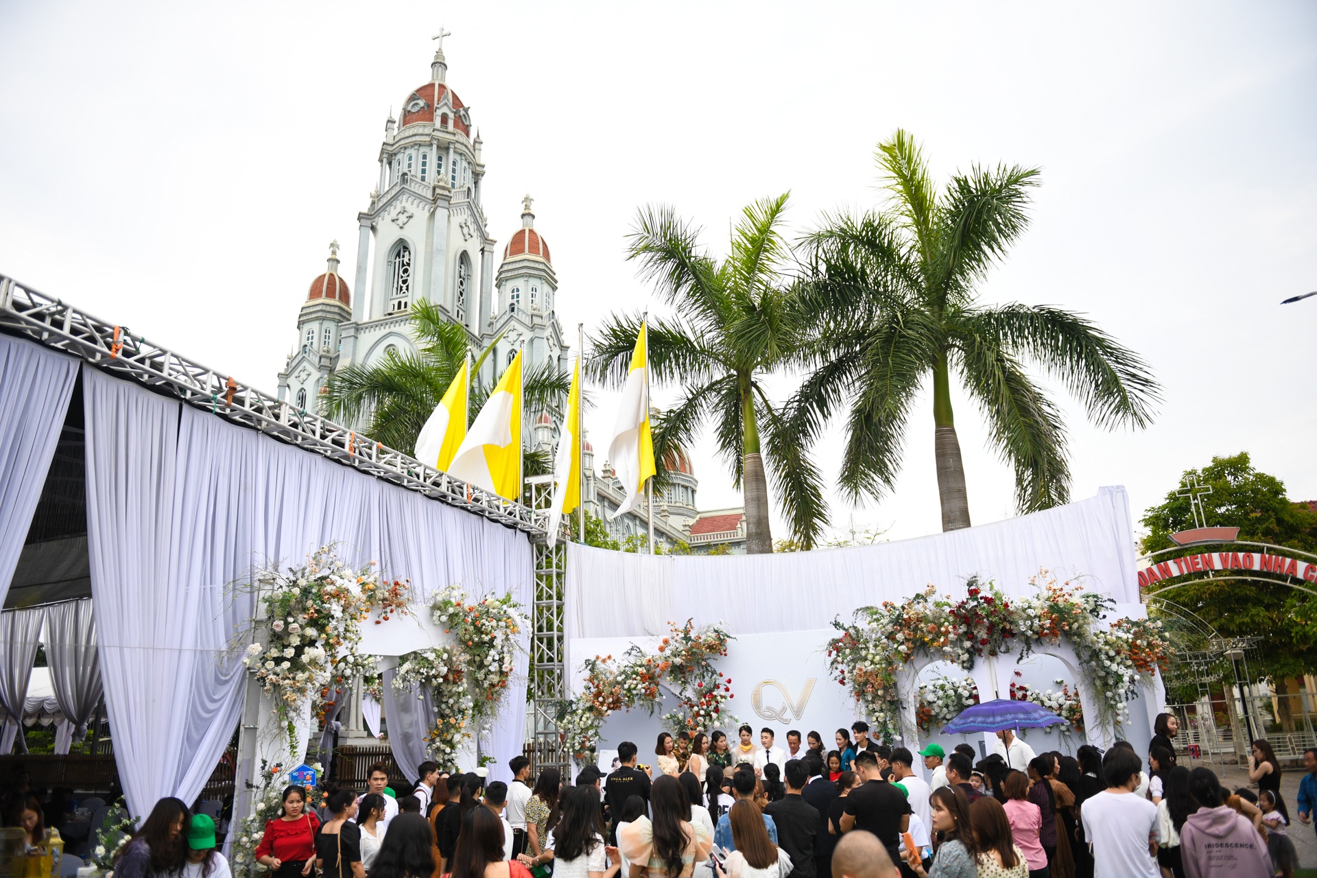 Dam cuoi Phan Manh Quynh,  Phan Manh Quynh,  Huynh Khanh Vy anh 21