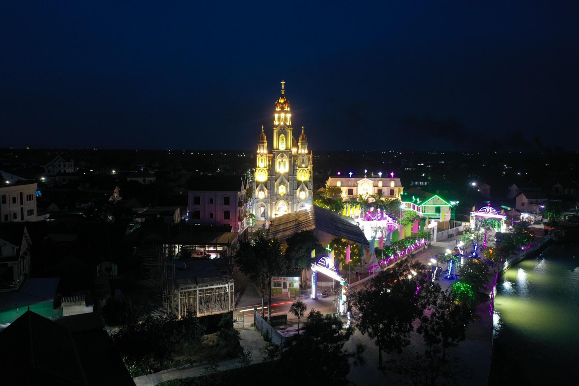 Dam cuoi Phan Manh Quynh,  Phan Manh Quynh,  Huynh Khanh Vy anh 5