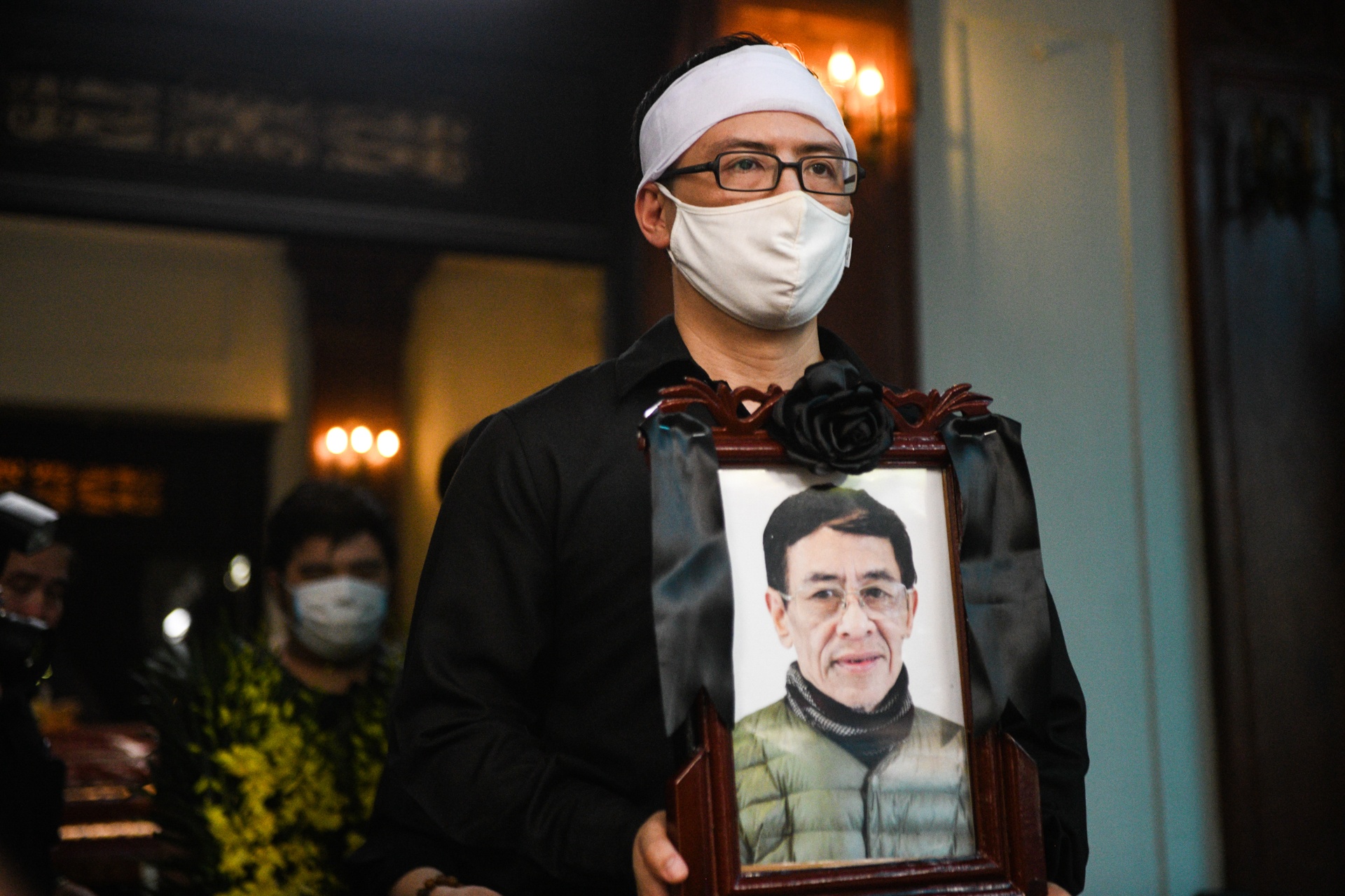 Tien dua nha tho Hoang Nhuan Cam hinh anh