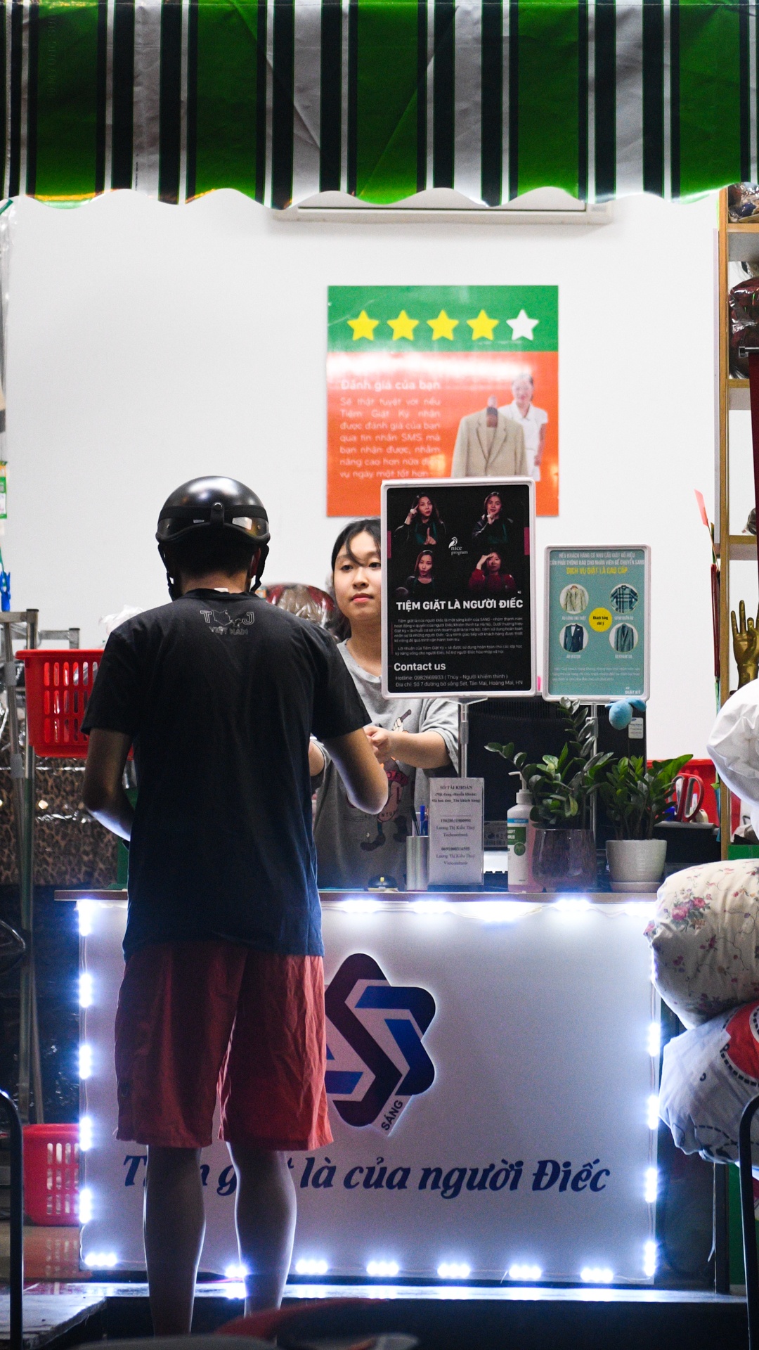 Co gai nguoi diec o tiem giat la,  bay toi Han Quoc,  du lich Han Quoc,  tiem giat la nguoi diec anh 20