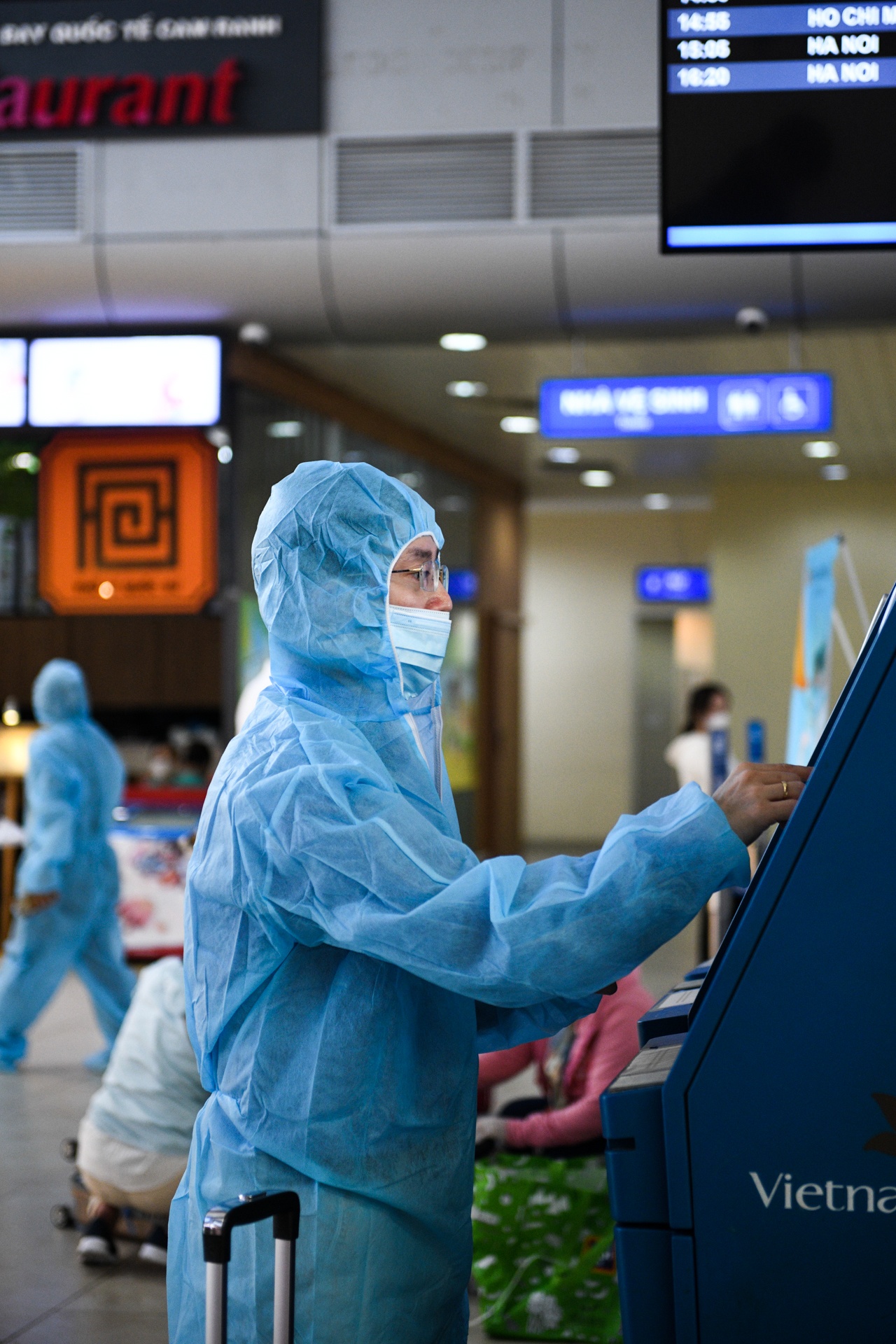 mac bao ho kin mit,  san bay mua dich,  chuyen bay mua dich anh 5