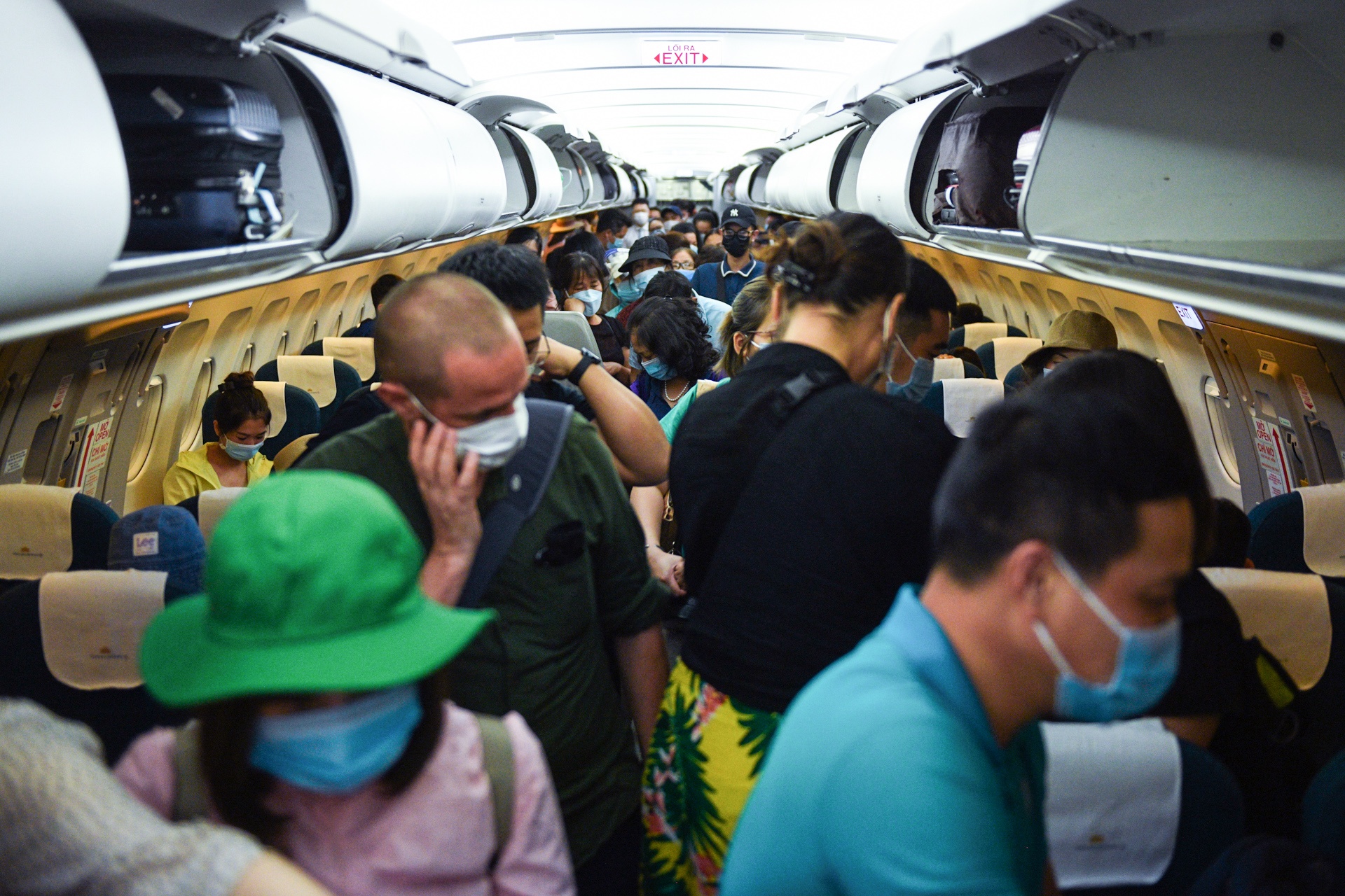 mac bao ho kin mit,  san bay mua dich,  chuyen bay mua dich anh 11