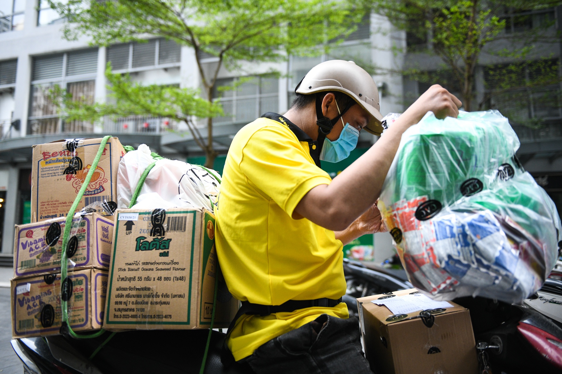 phong toa toa nha o times city,  tiep te thuc pham anh 10