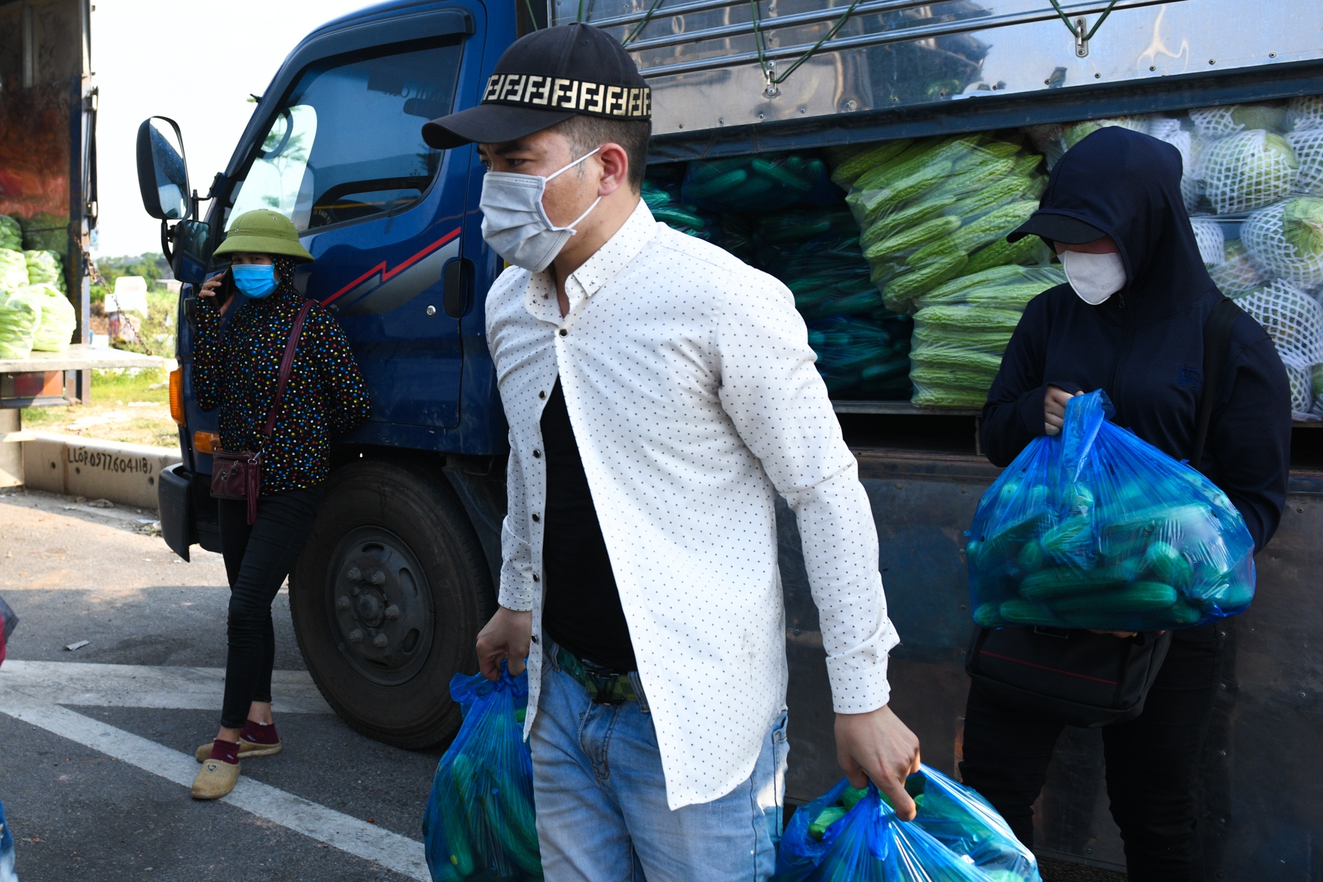 tieu thu nong san,  thanh pho bac ninh,  ban hang tren quoc lo 18 anh 3