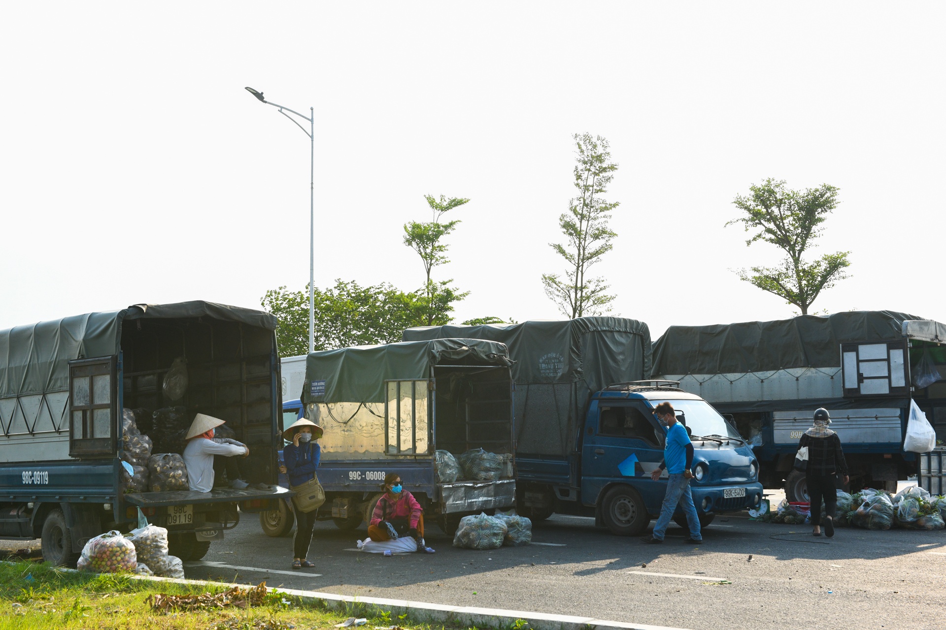 tieu thu nong san,  thanh pho bac ninh,  ban hang tren quoc lo 18 anh 8