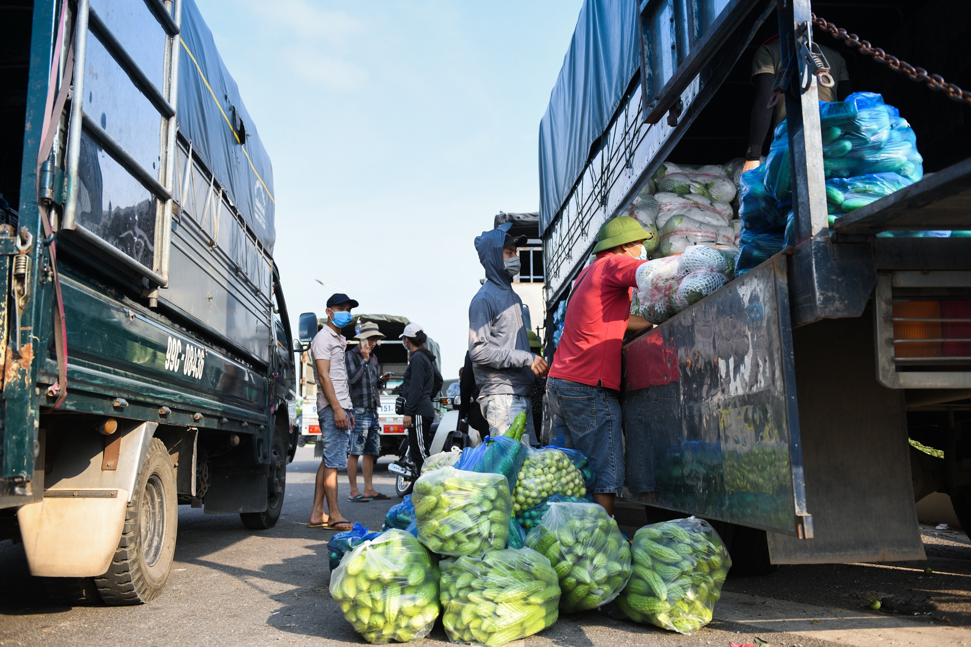 Xe nong san un tac o dia phan TP Bac Ninh hinh anh