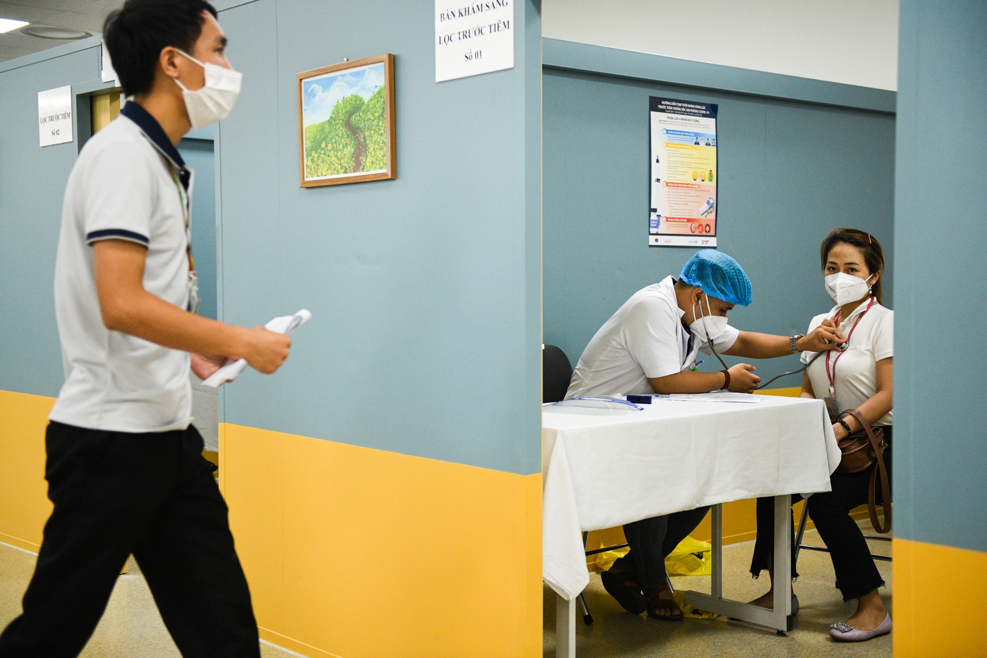 Tiem vaccine covid-19 cho cong nhan anh 3