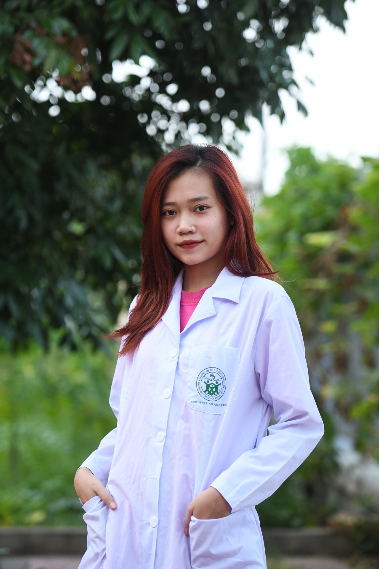 Nữ sinh viên tình nguyện đi chống dịch,   ảnh 2 Nu sinh vien tinh nguyen di chong dich, anh 2