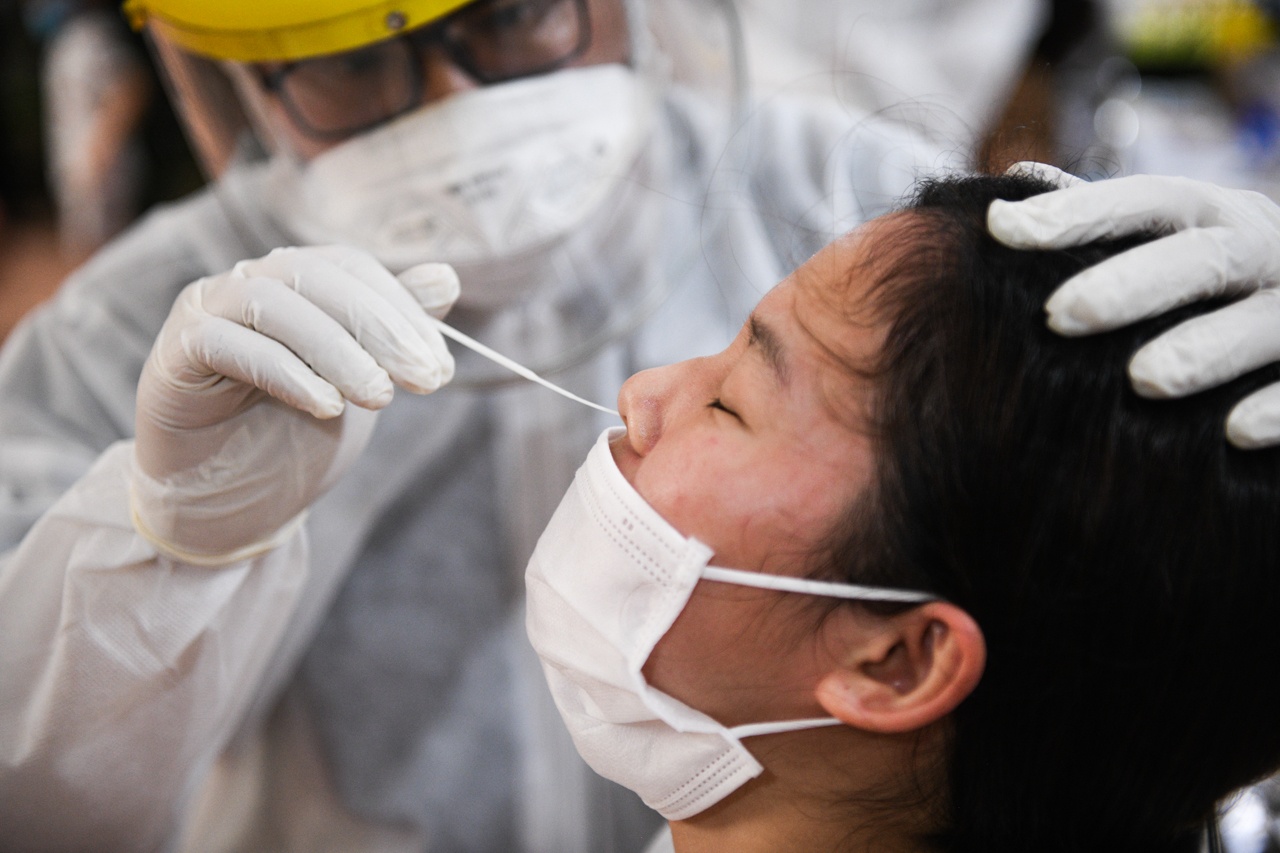 Xet nghiem tam soat Covid-19 o o dich lon nhat Bac Ninh hinh anh