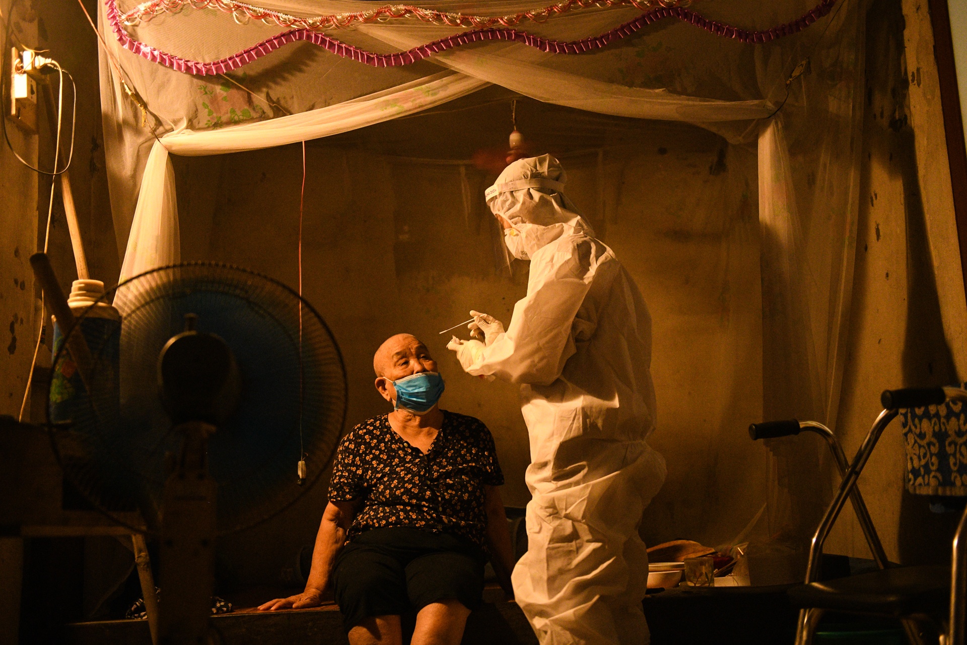 Nhung buc thu cam on tu tam dich,  khu dieu tri benh nhan covid-19 anh 18