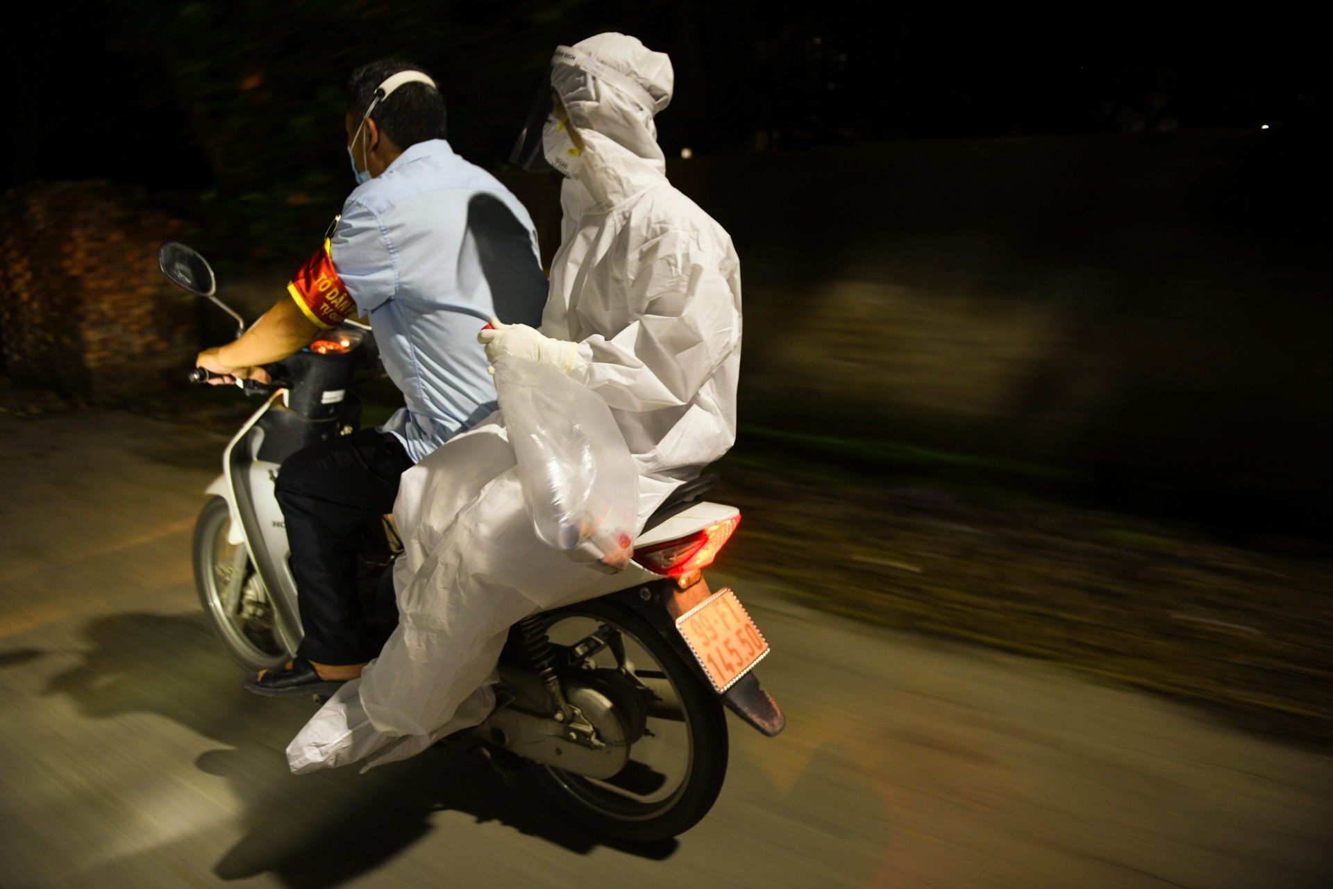 Nhung buc thu cam on tu tam dich,  khu dieu tri benh nhan covid-19 anh 17