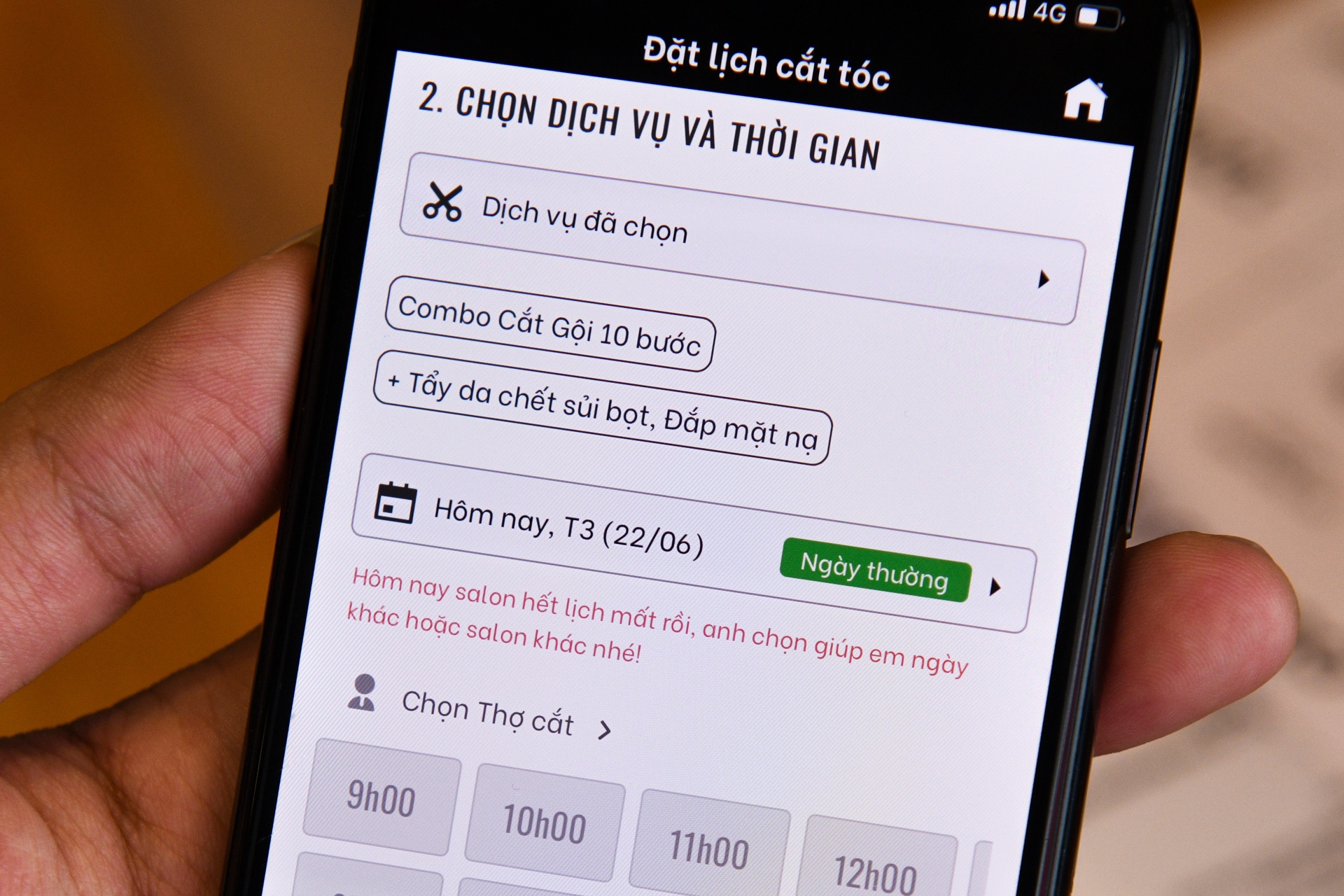 Ha Noi mo cua dich vu,  cat toc goi dau anh 5