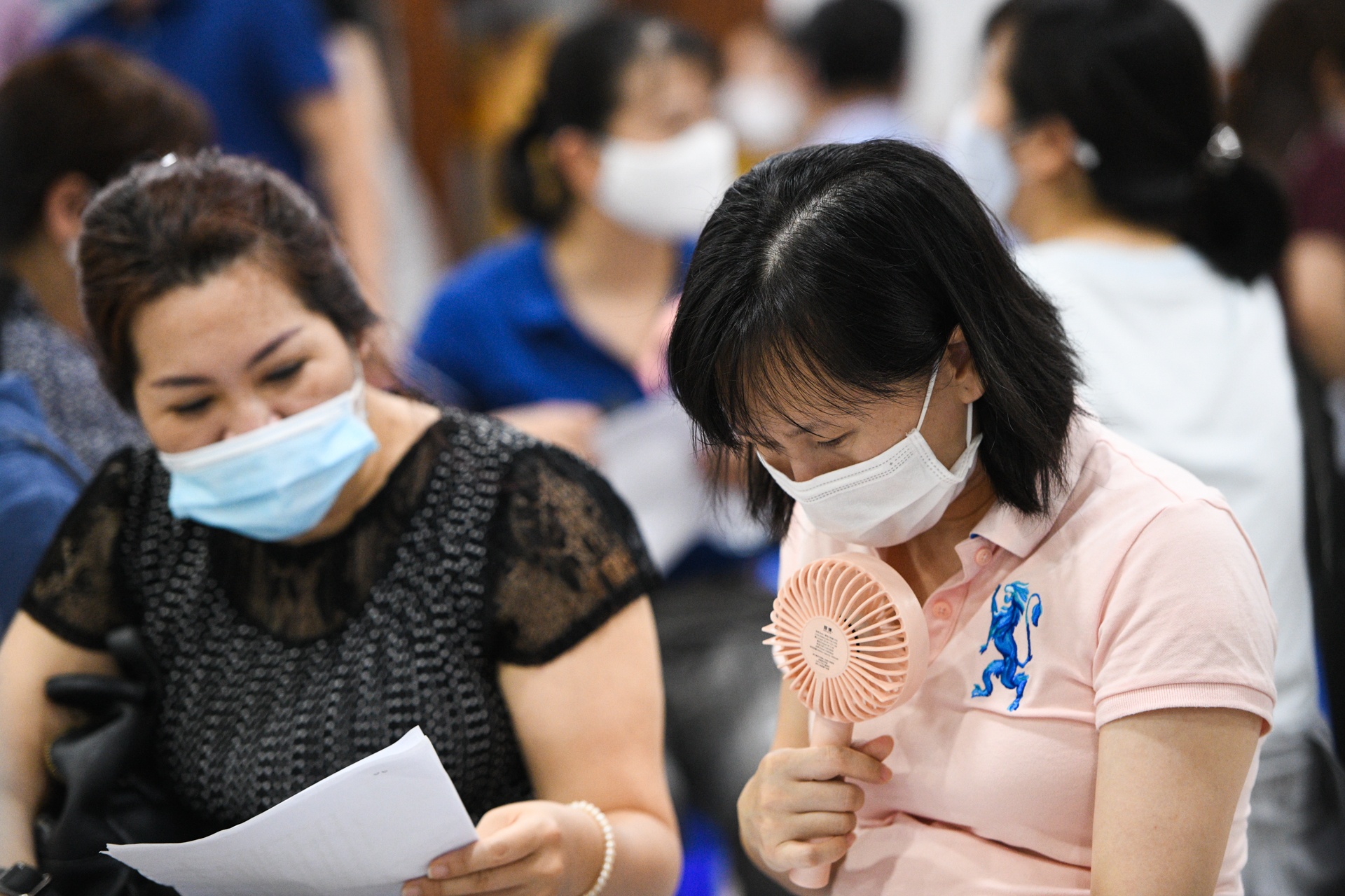 tiêm chủng vaccine covid-19,  bệnh viện Bạch Mai ảnh 7 tiem chung vaccine covid-19,  benh vien Bach Mai anh 7
