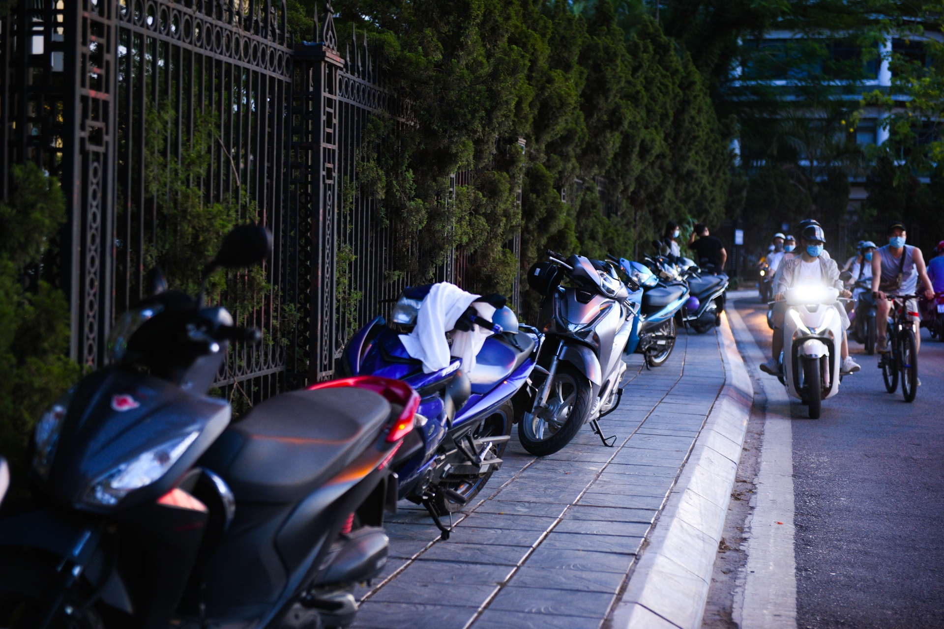 Ho Tay dong nghet nguoi,  dap xe ho tay anh 8