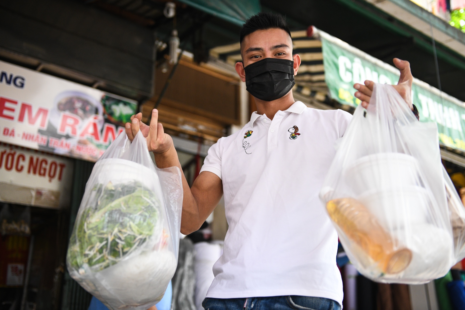 Bun cha Ha Noi,  kinh doanh mua dich,  ban mang ve anh 9