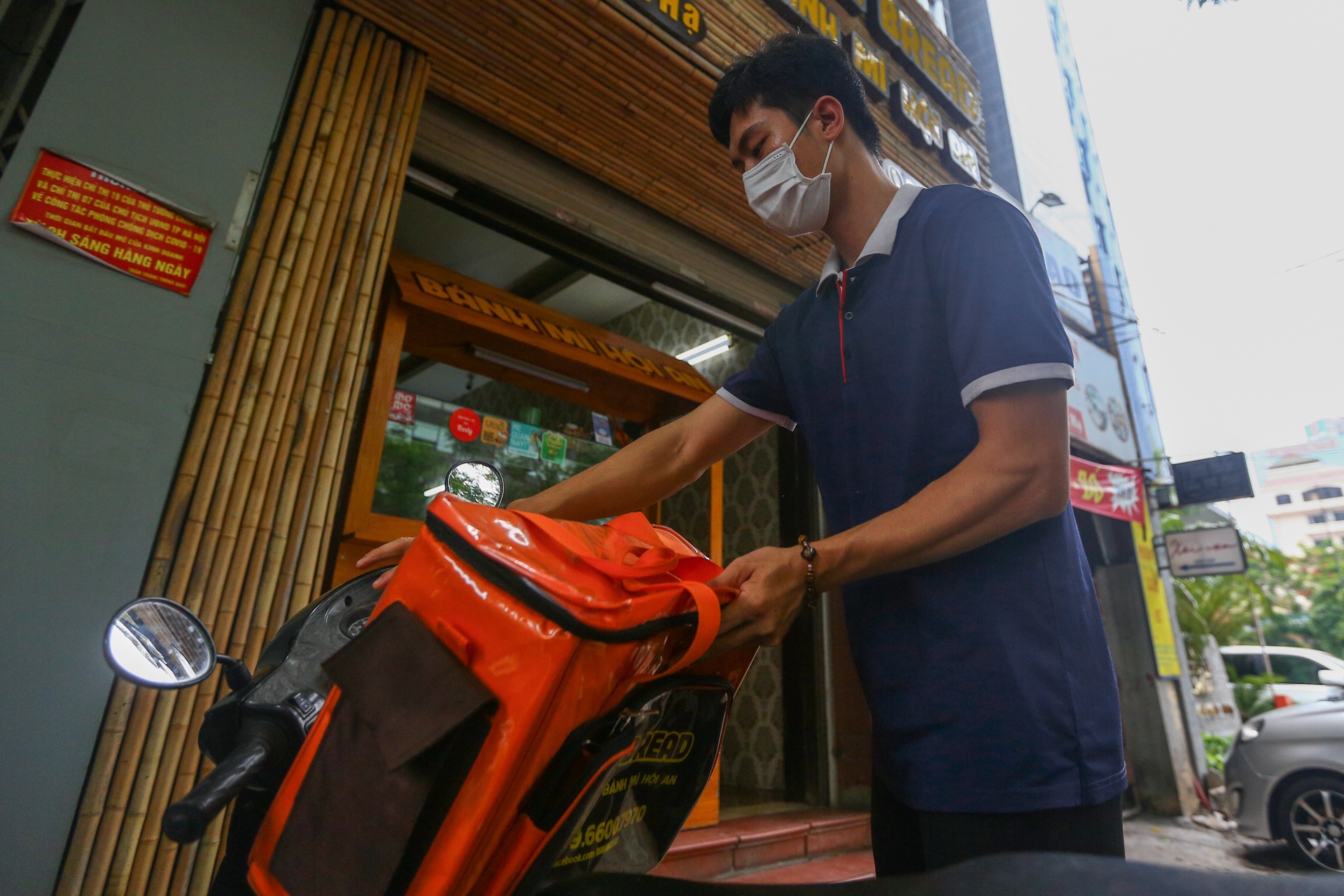 cac cua tiem banh mi,  kinh doanh trong mua dich anh 10