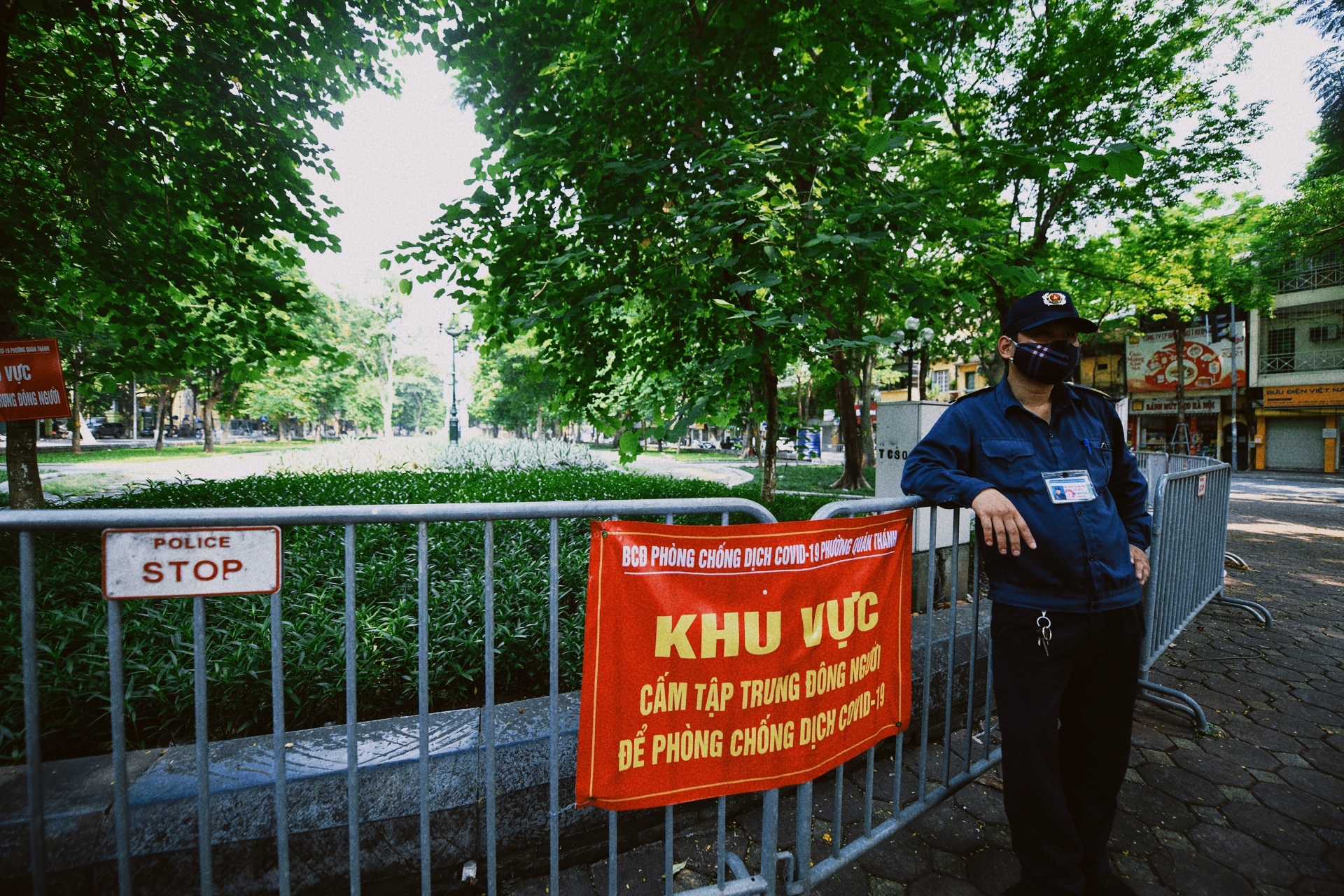 Ha Noi vang lang,  chi thi 16,  gian cach xa hoi anh 22