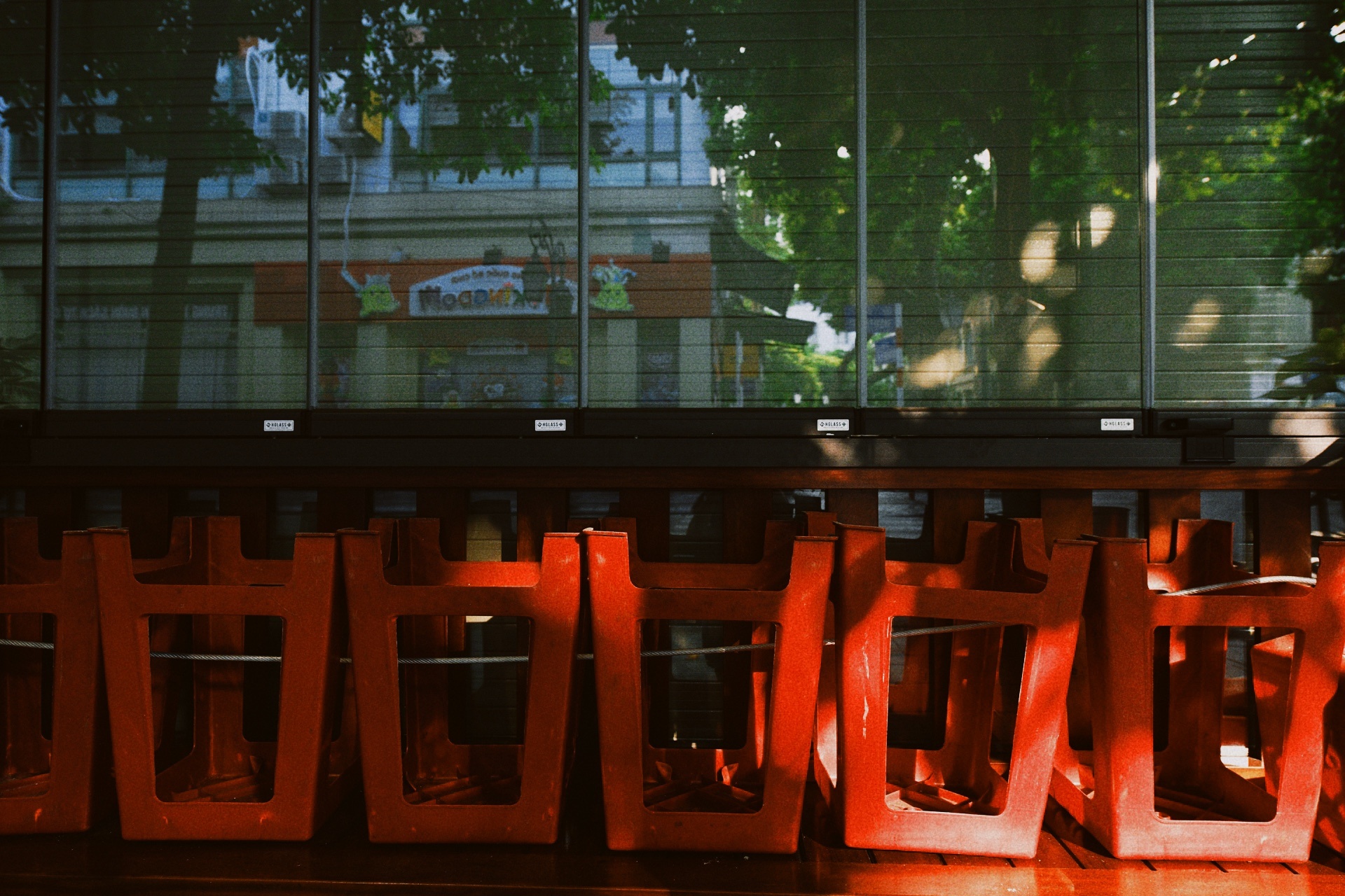 Ha Noi vang lang,  chi thi 16,  gian cach xa hoi anh 24