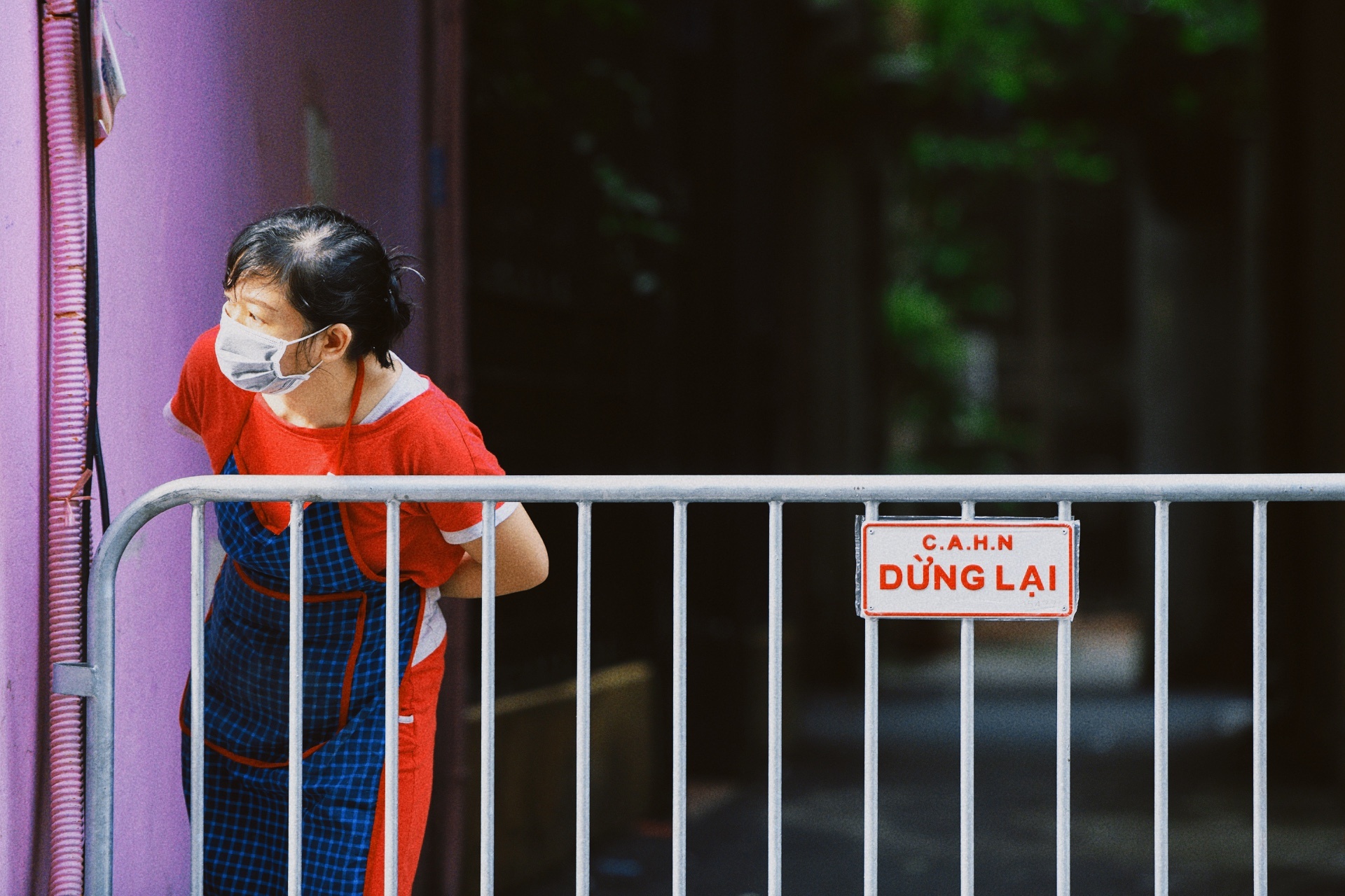 Ha Noi vang lang,  chi thi 16,  gian cach xa hoi anh 27