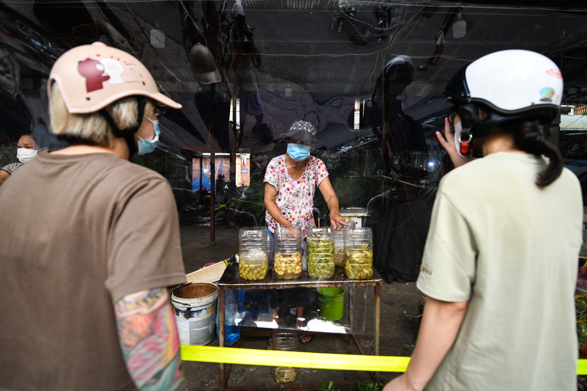 cho dan sinh,  lap dat vach ngan,  nhu yeu pham anh 2