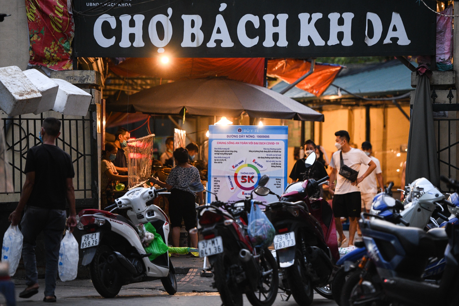 cho dan sinh,  lap dat vach ngan,  nhu yeu pham anh 1