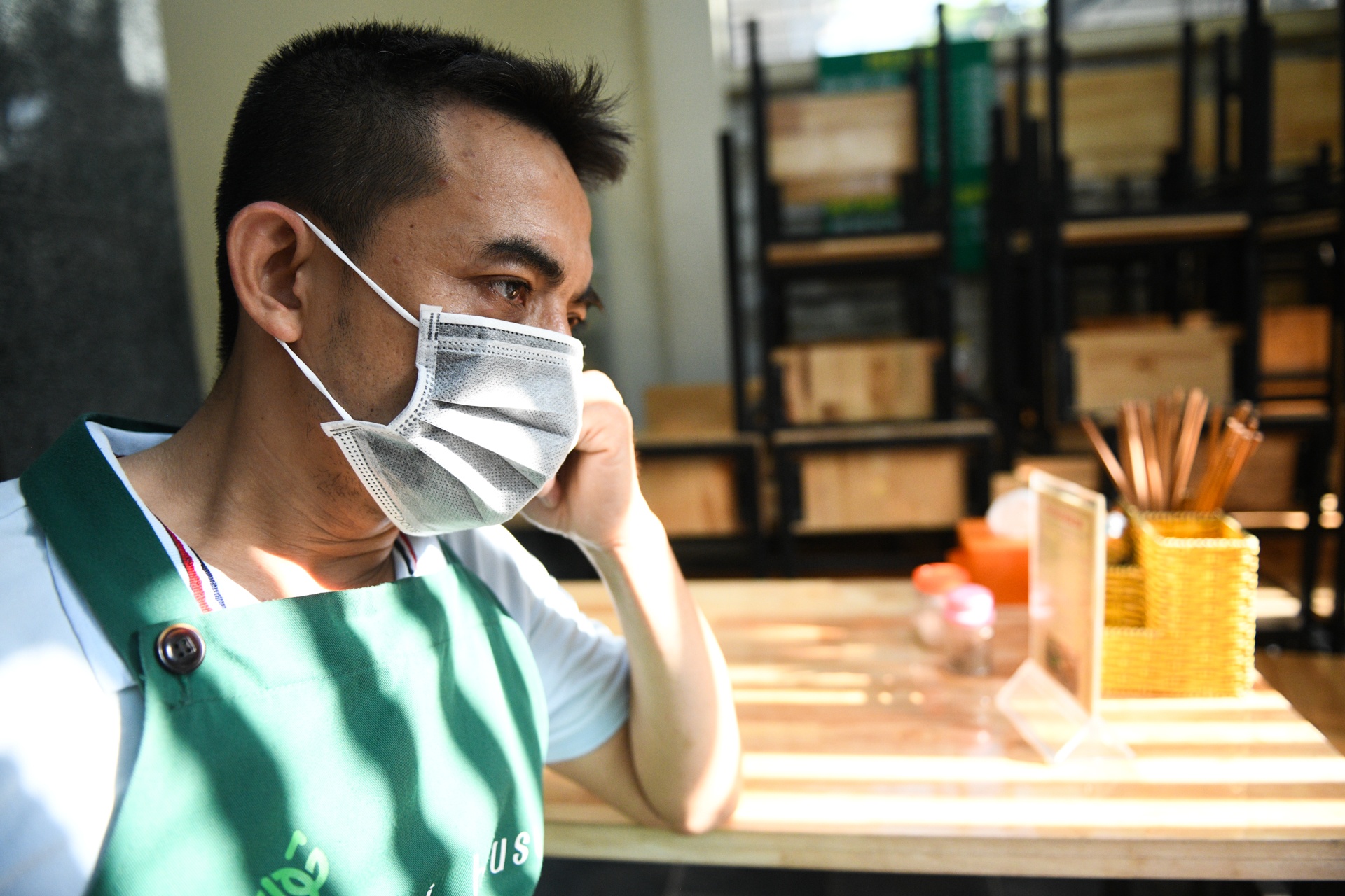 huong dan vien du lich,  anh huong dich covid-19 anh 15