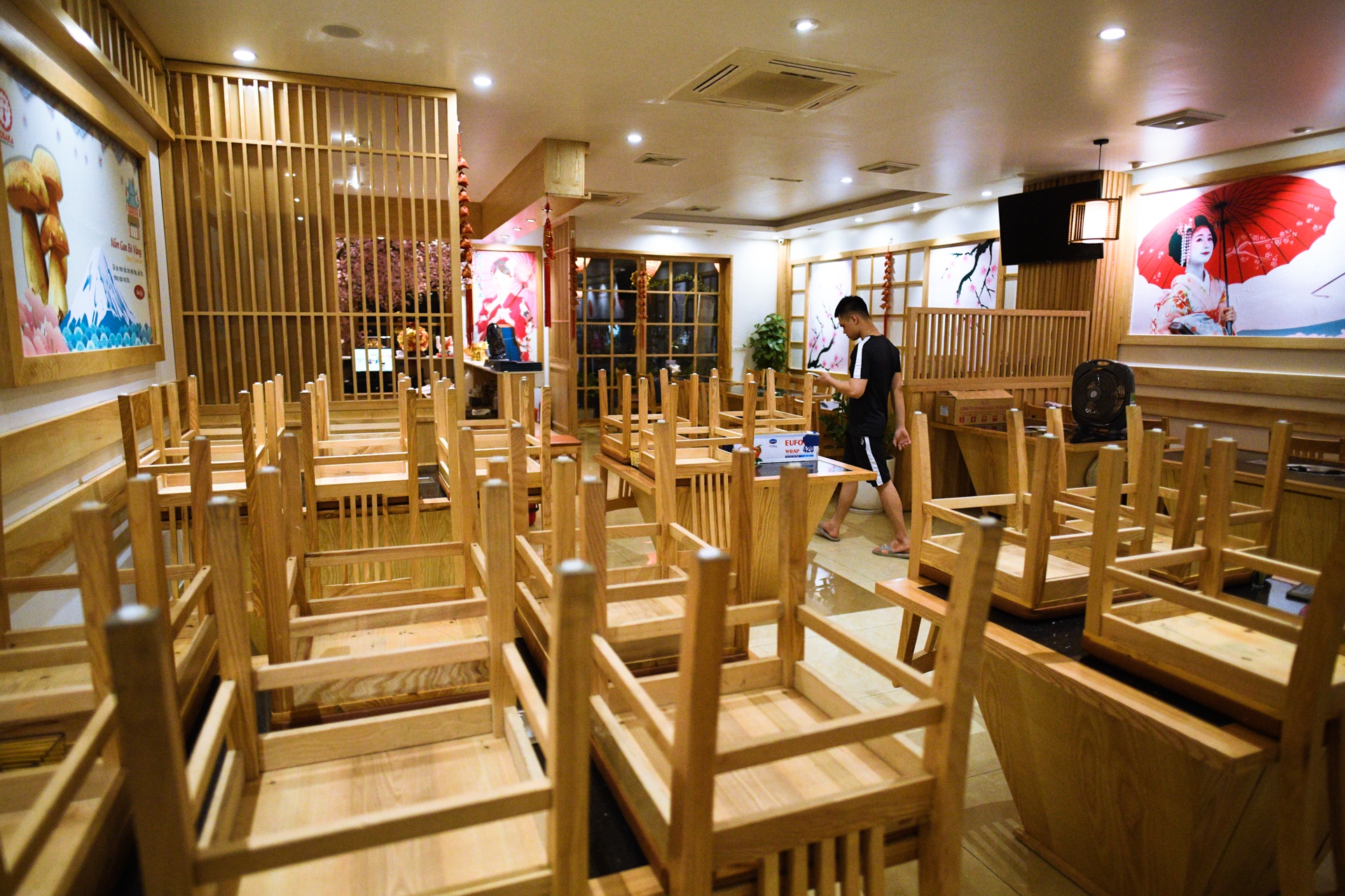 huong dan vien du lich,  anh huong dich covid-19 anh 29