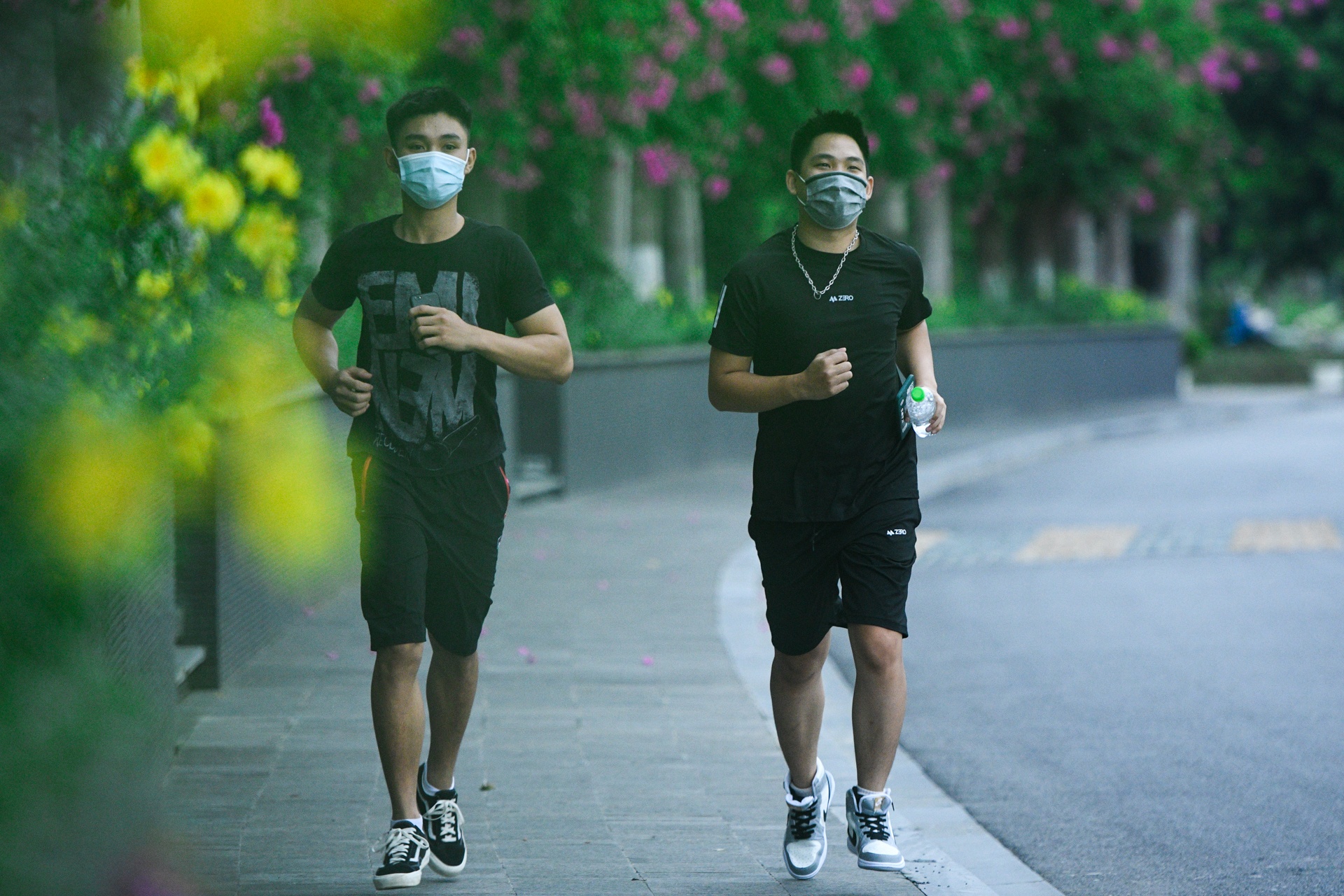 huong dan vien du lich,  anh huong dich covid-19 anh 37