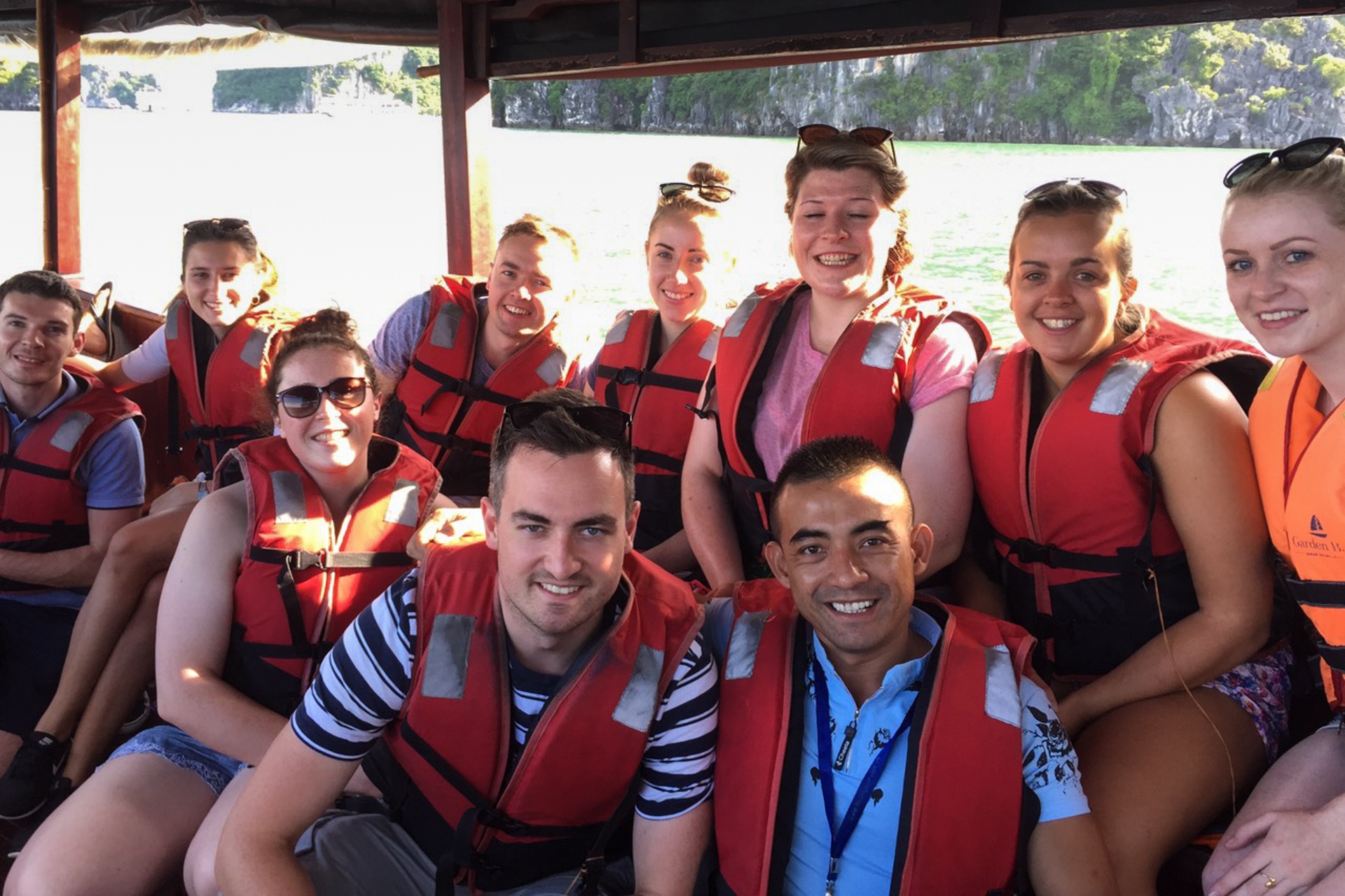 huong dan vien du lich,  anh huong dich covid-19 anh 21