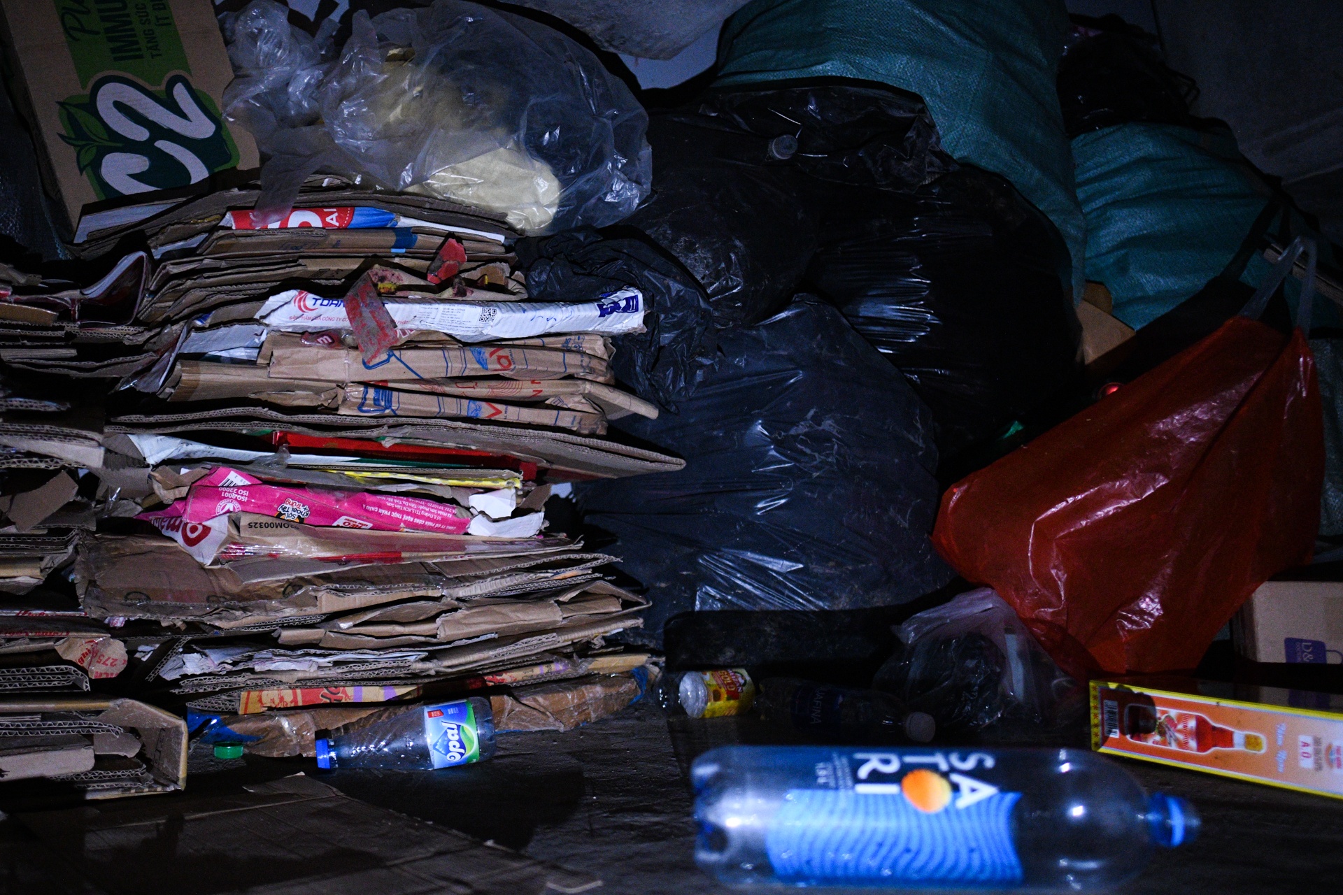 Lao dong mac ket lai Ha Noi,  Ha Noi gian cach anh 6