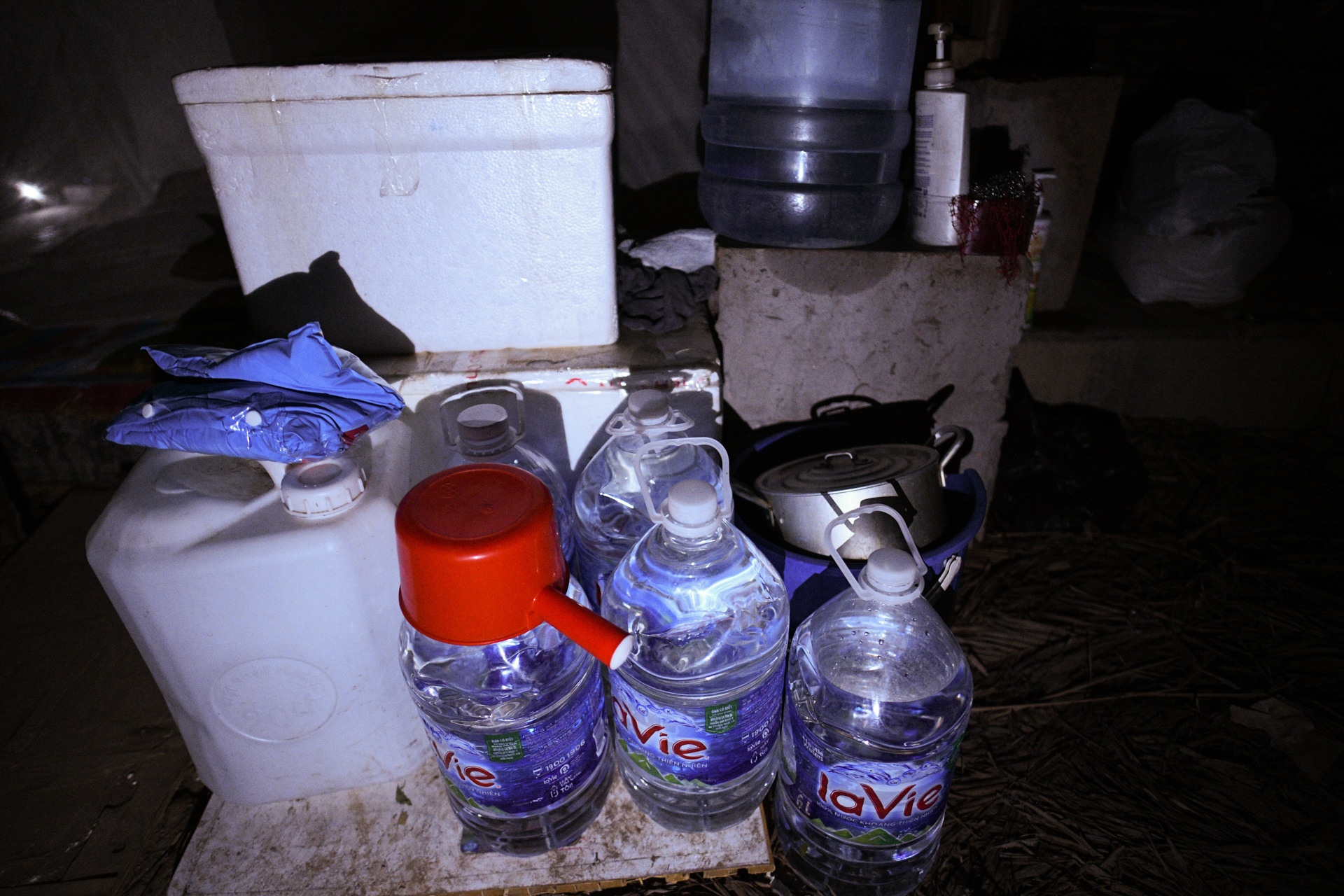 Lao dong mac ket lai Ha Noi,  Ha Noi gian cach anh 7