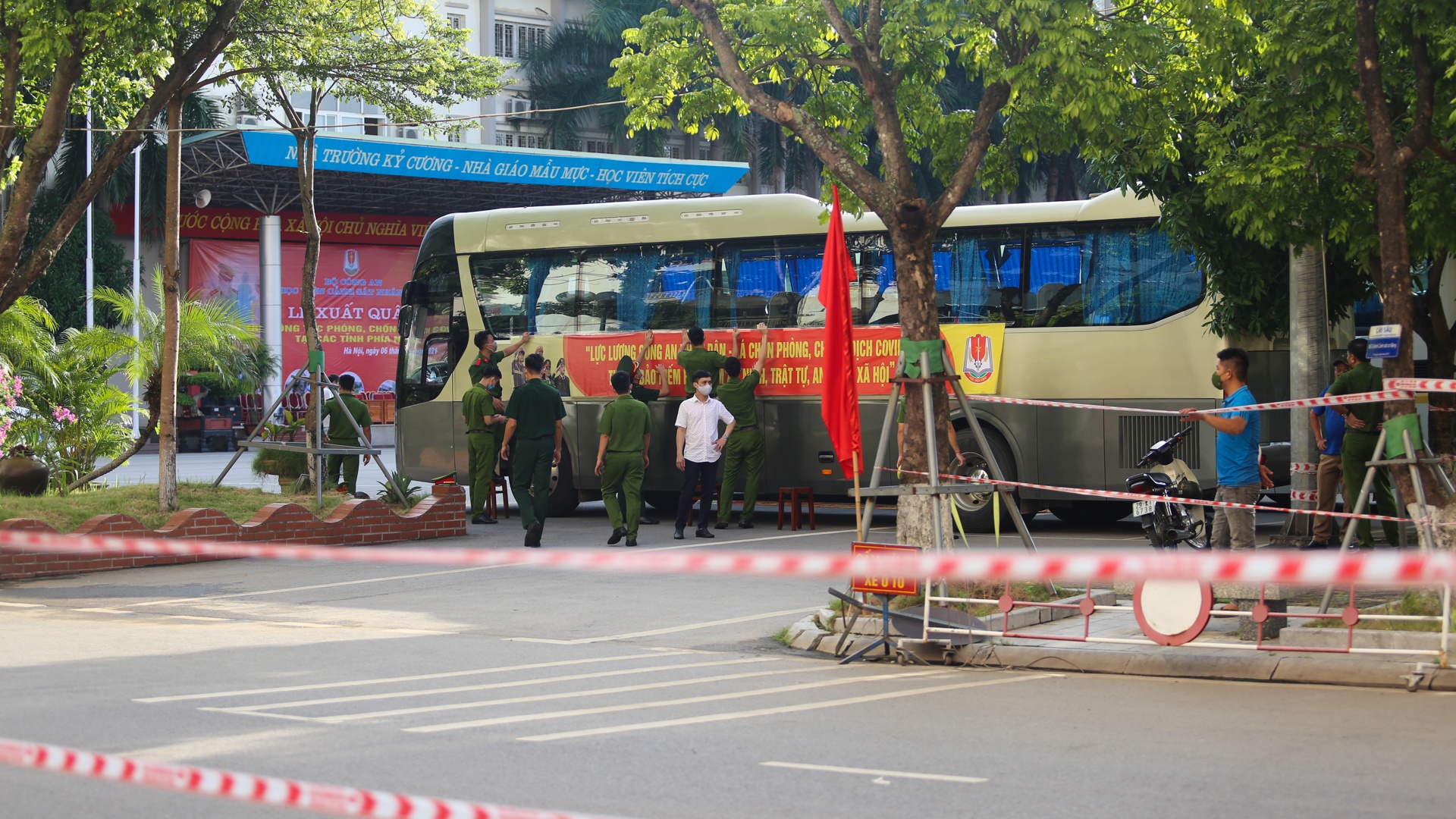 học viện cảnh sát, lên đường chống dịch ảnh 3 hoc vien canh sat, len duong chong dich anh 3