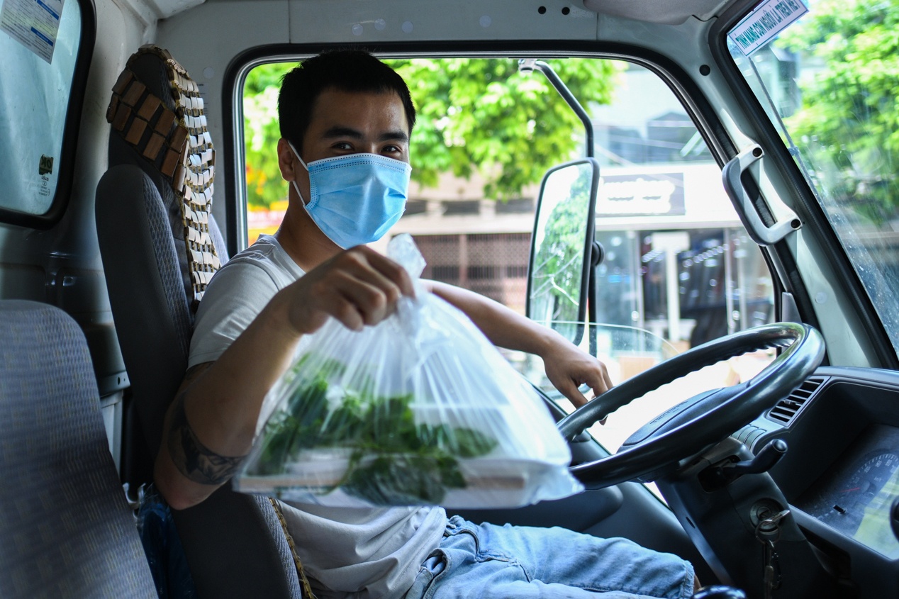 Hang bun dau o Ha Noi vua mo da ban hon tram suat mang di hinh anh