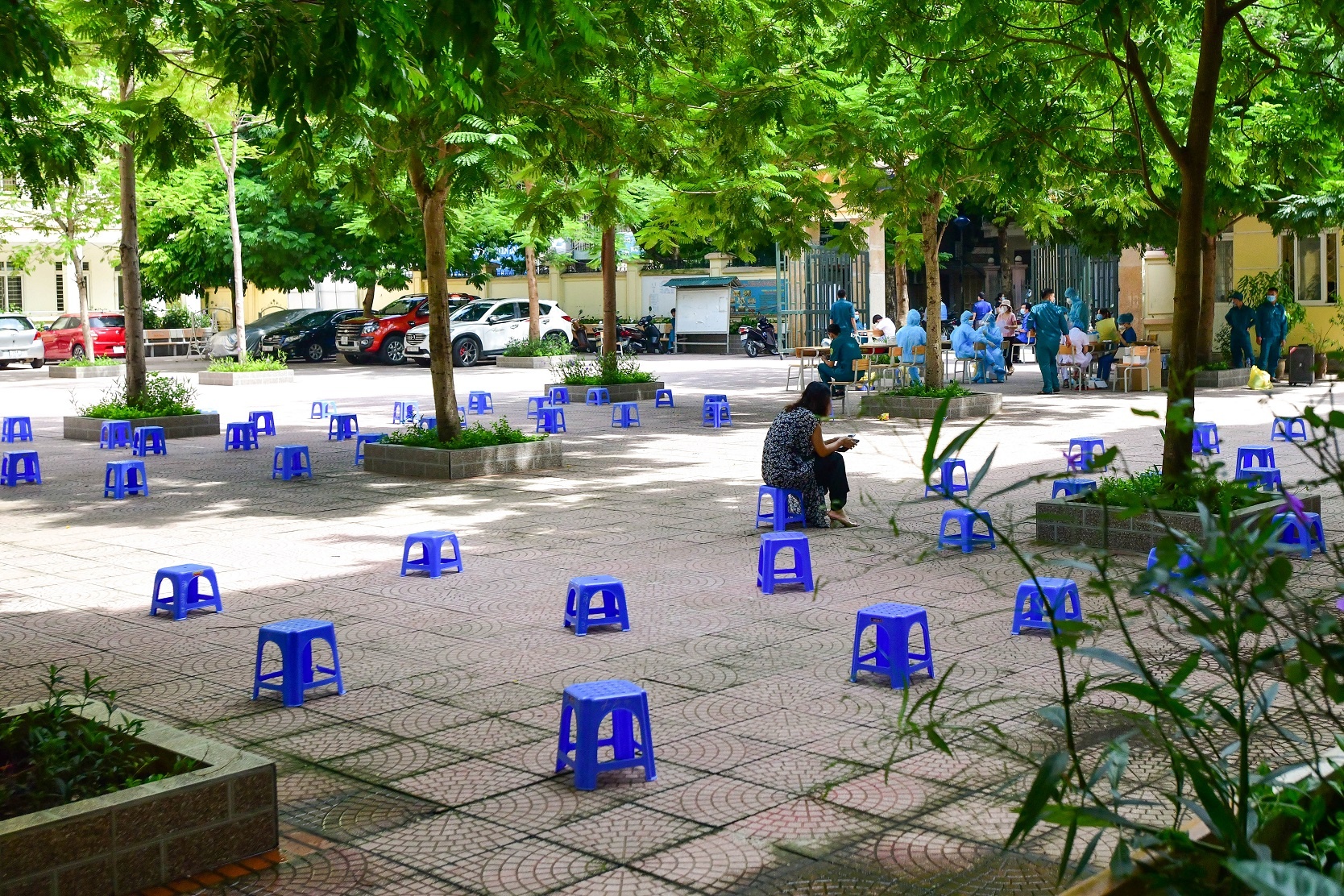 nguoi dan tiem vaccine anh 1