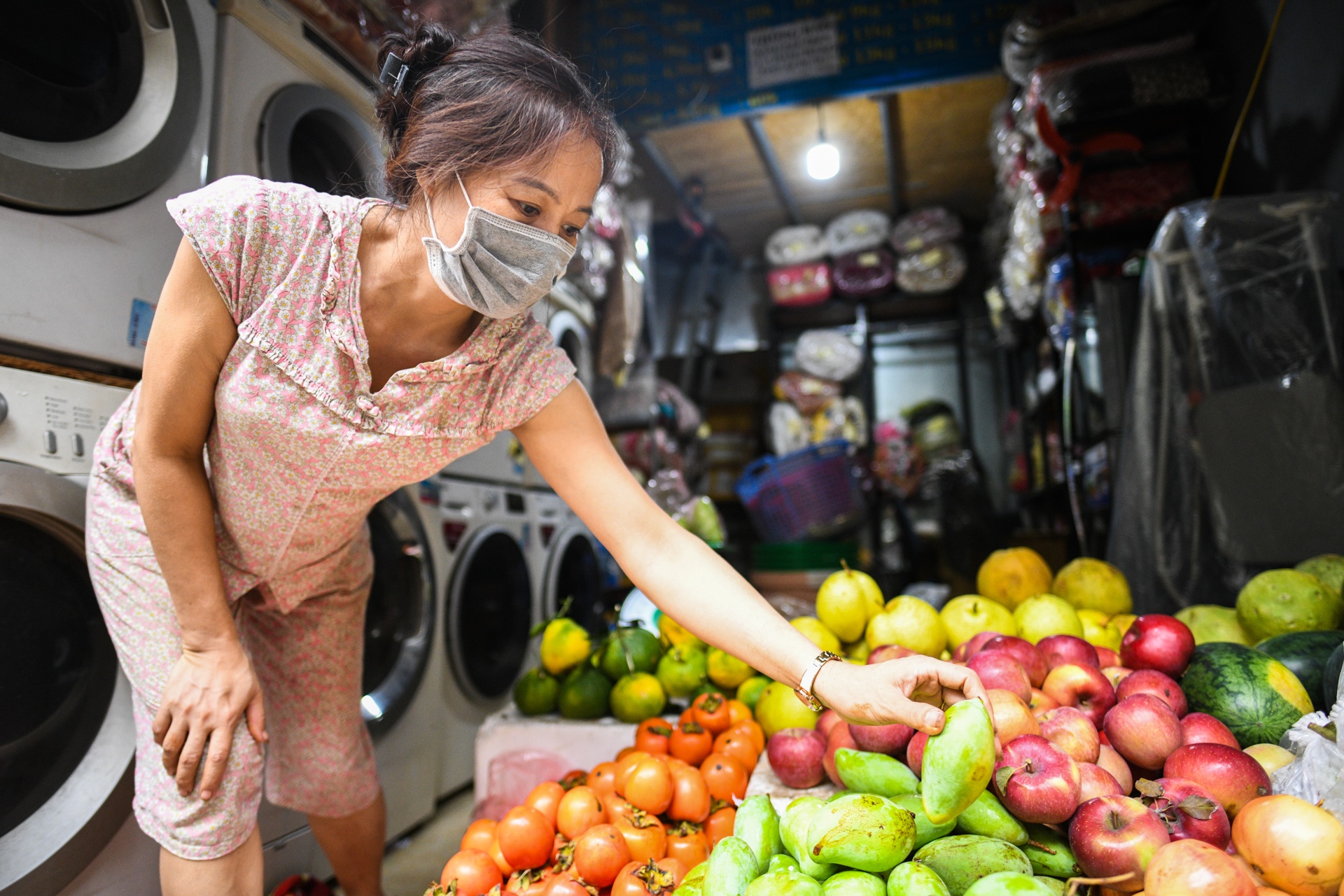 nhu yeu pham,  chuyen doi kinh doanh anh 2