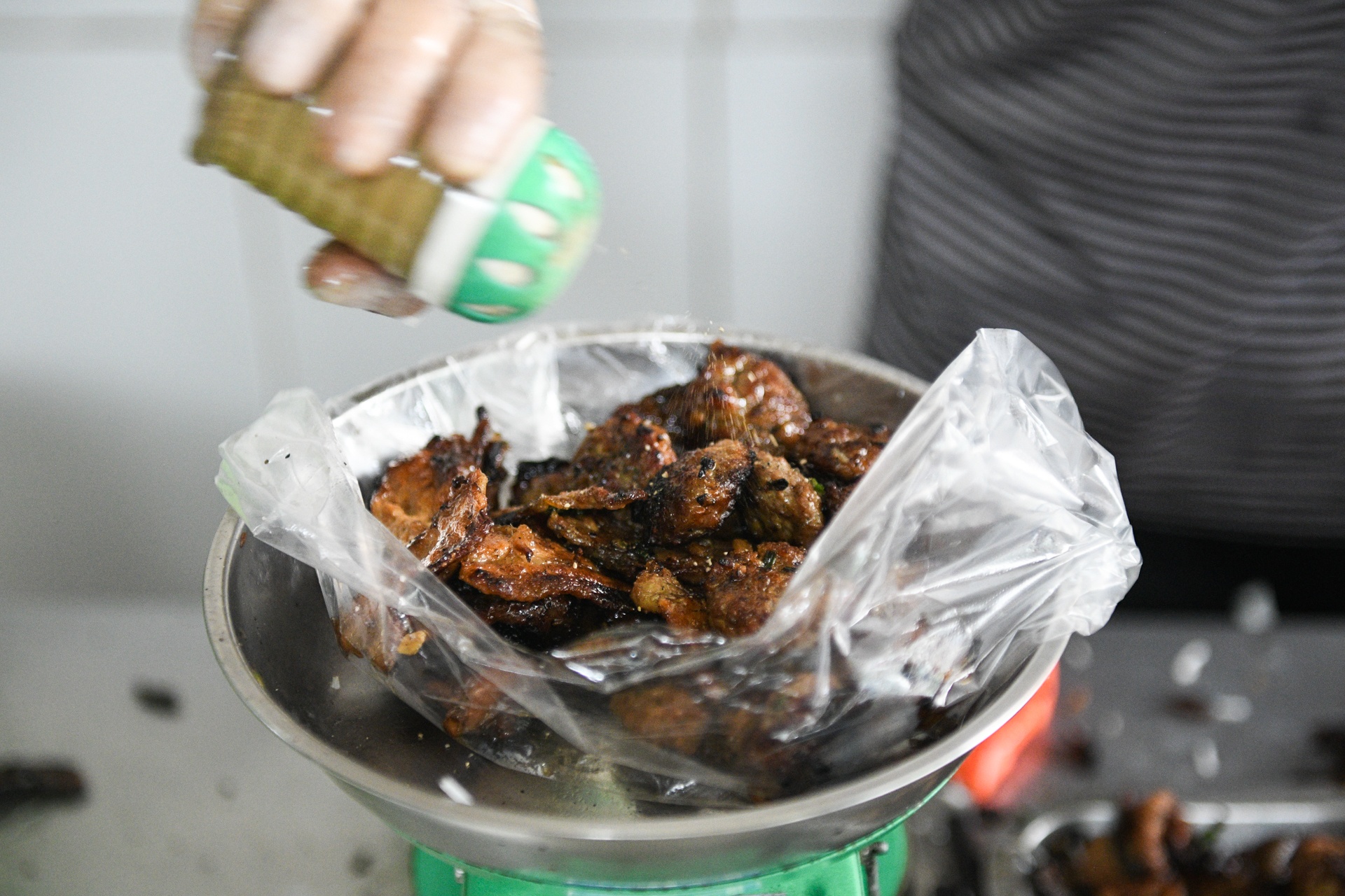 Ha Noi ap dung ban mang ve, anh 5