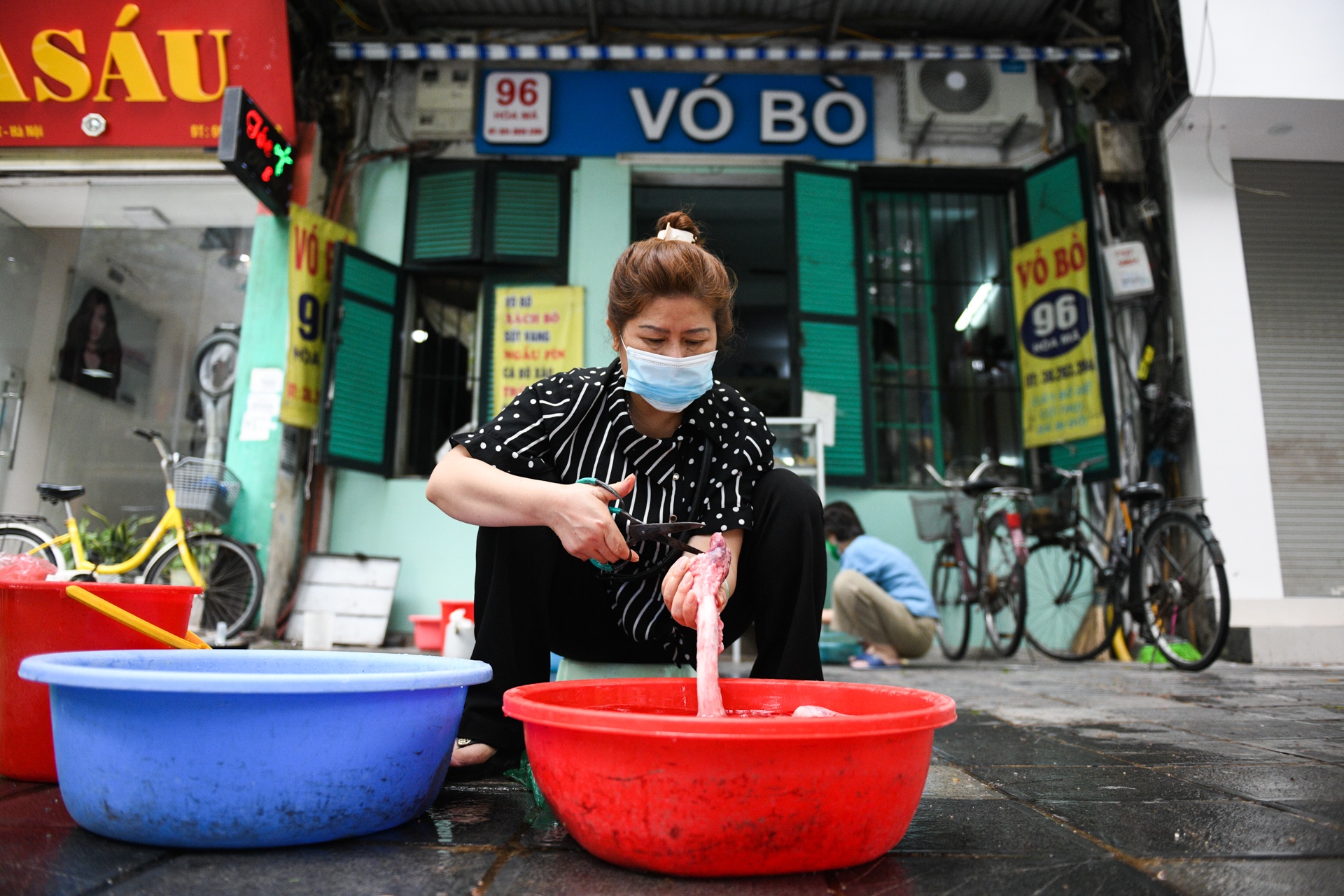 Nhung hang an noi tieng o Ha Noi sau khi noi long gian cach hinh anh