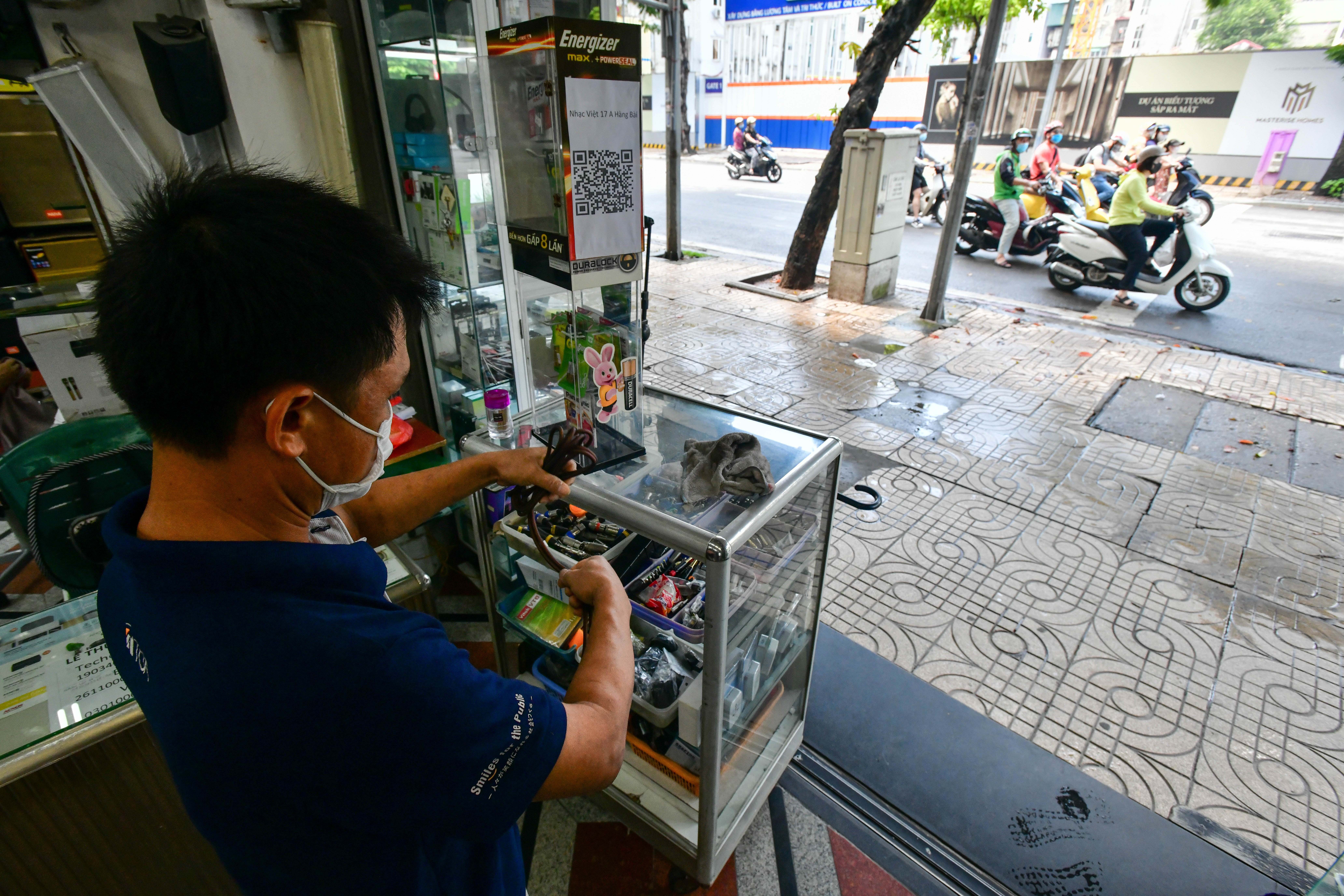 Ha Noi sau gian cach,  dich Covid-19 anh 10