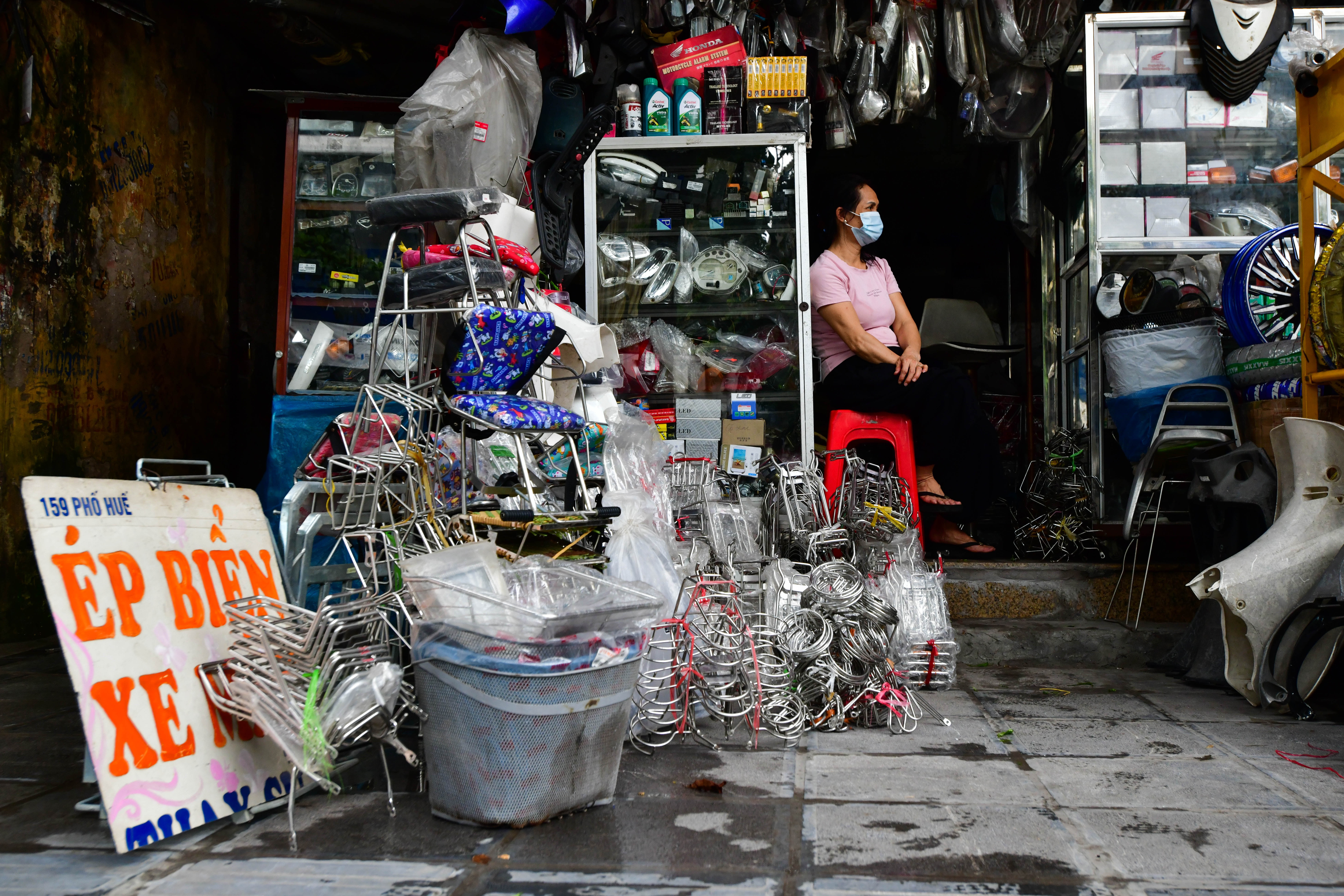 Ha Noi sau gian cach,  dich Covid-19 anh 7