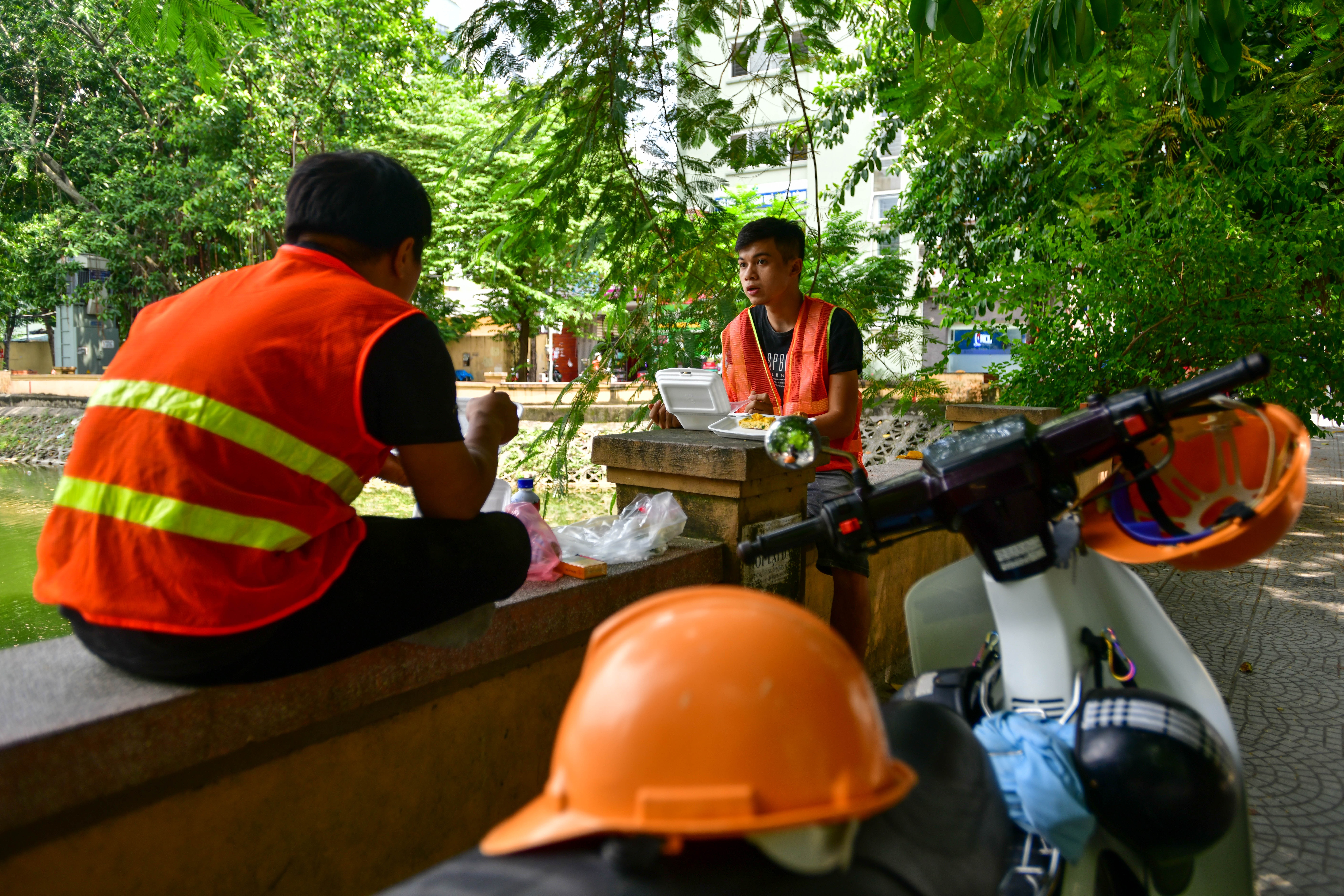 hang quan ban mang ve anh 2