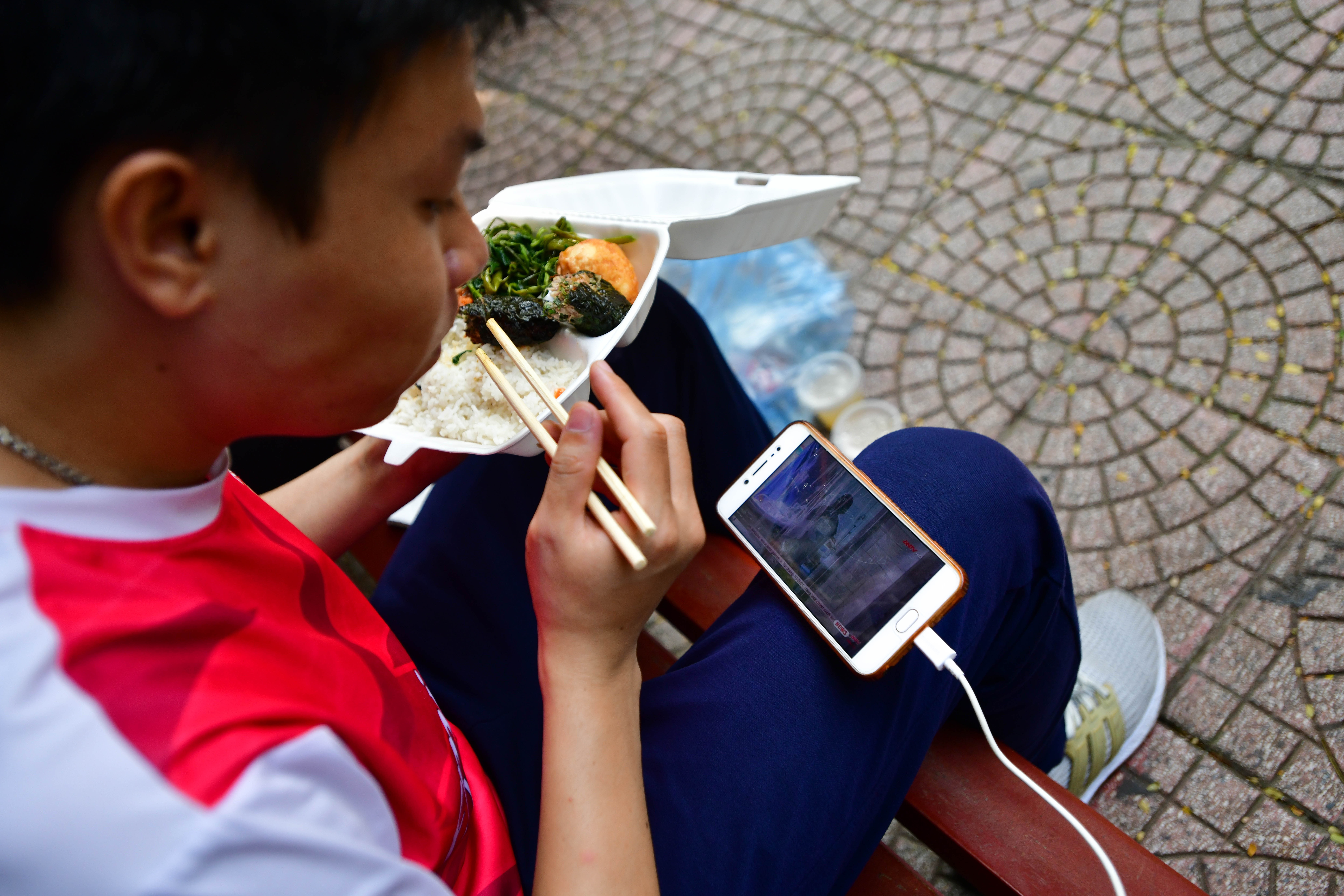 hang quan ban mang ve anh 8